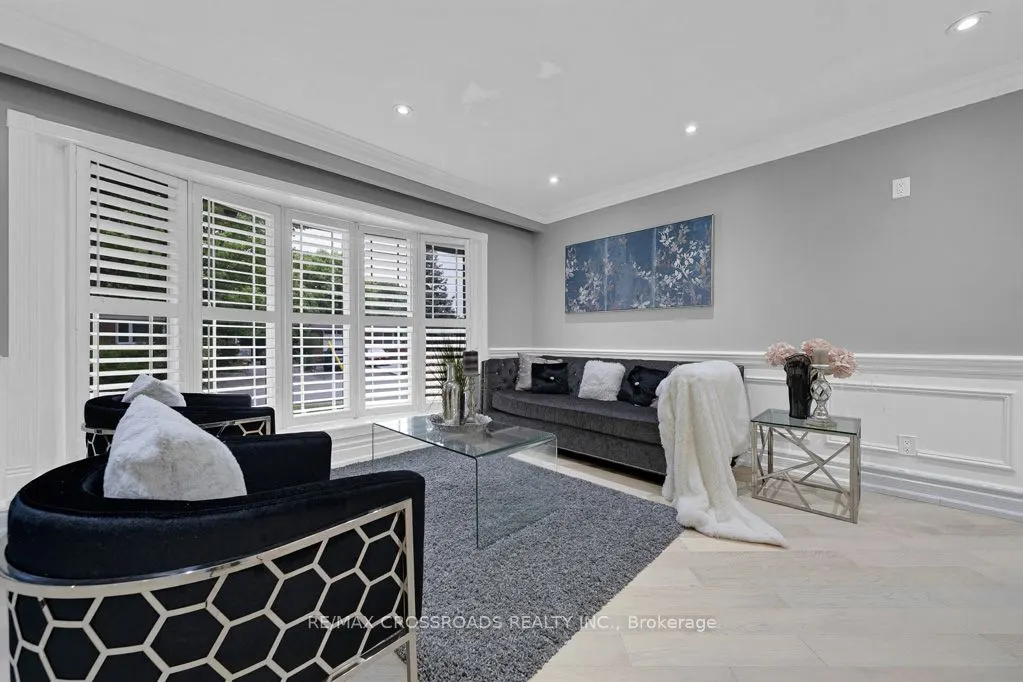 2 Mackinac Crescent
