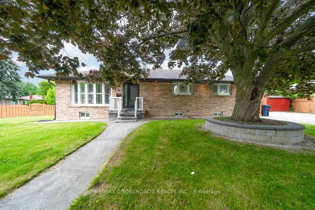 2 Mackinac Crescent