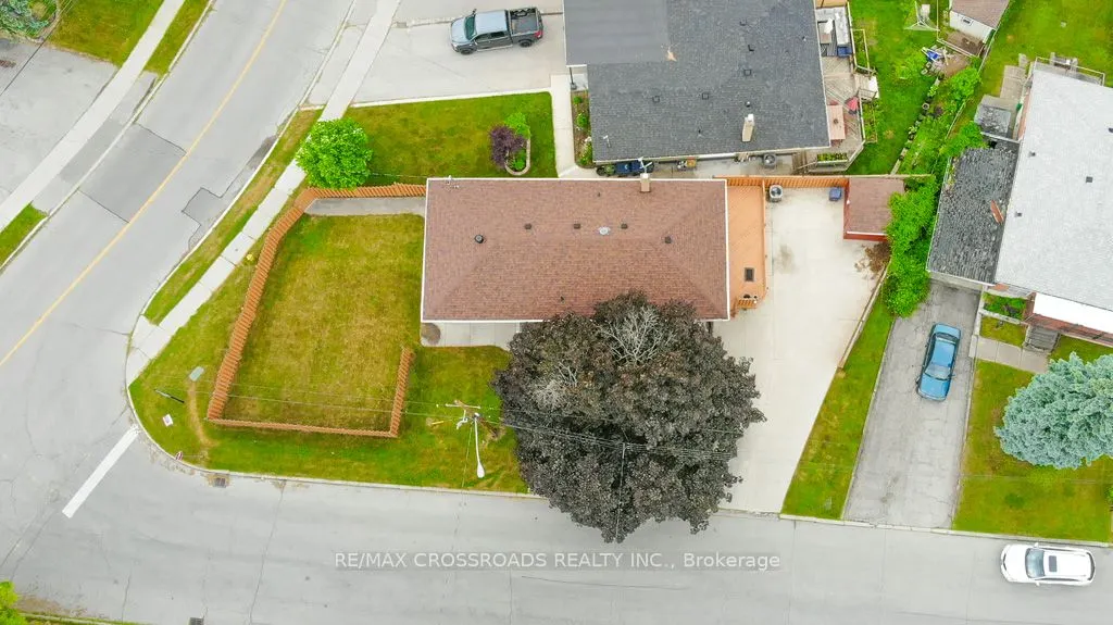 2 Mackinac Crescent