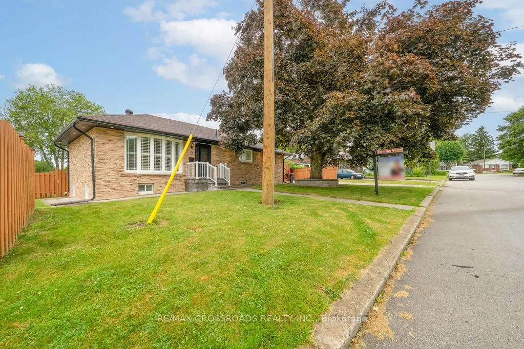 2 Mackinac Crescent