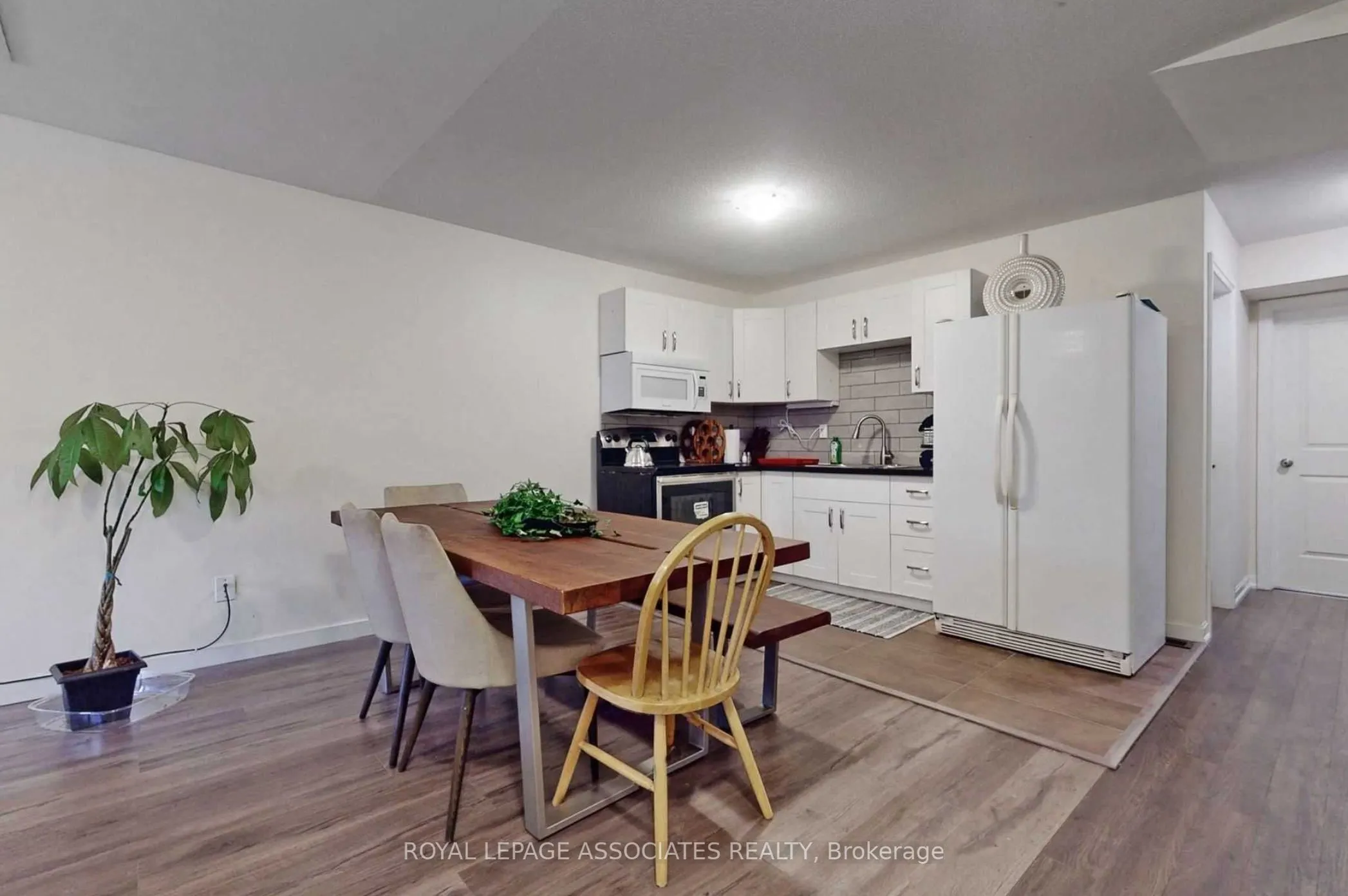 8 Longshore Way