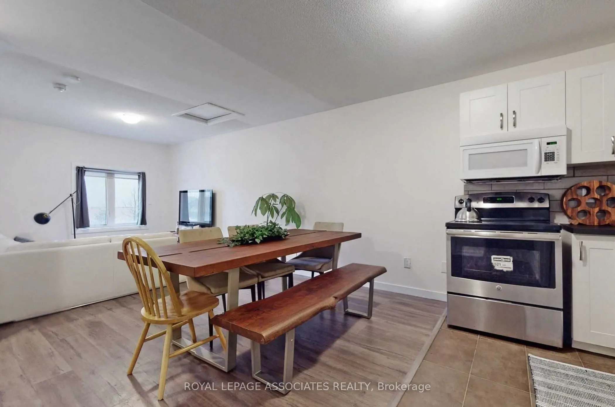 8 Longshore Way