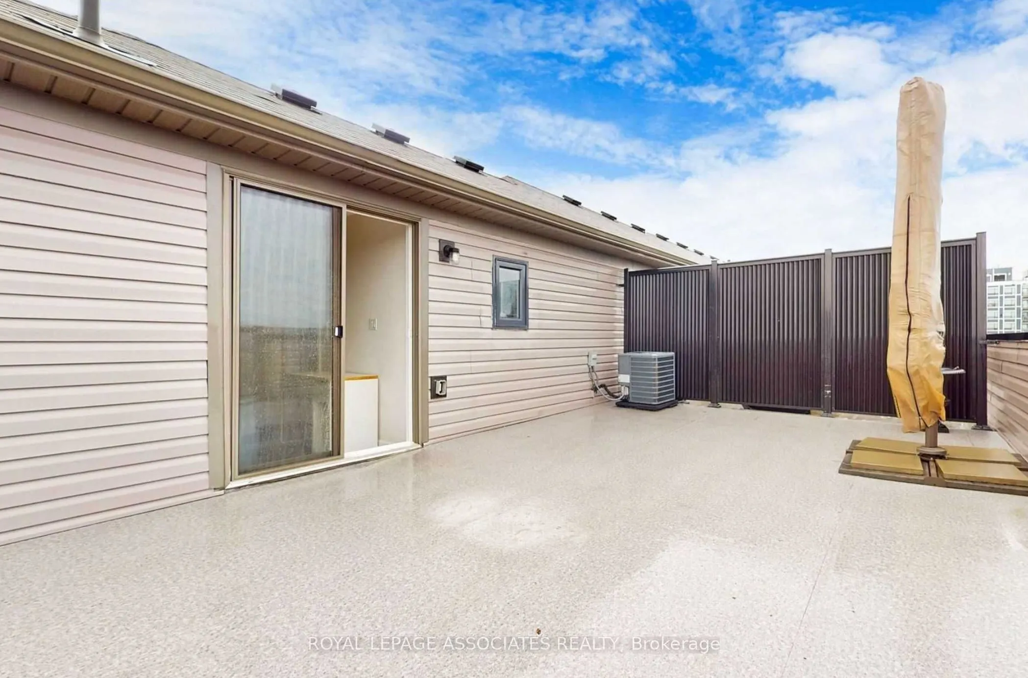 8 Longshore Way