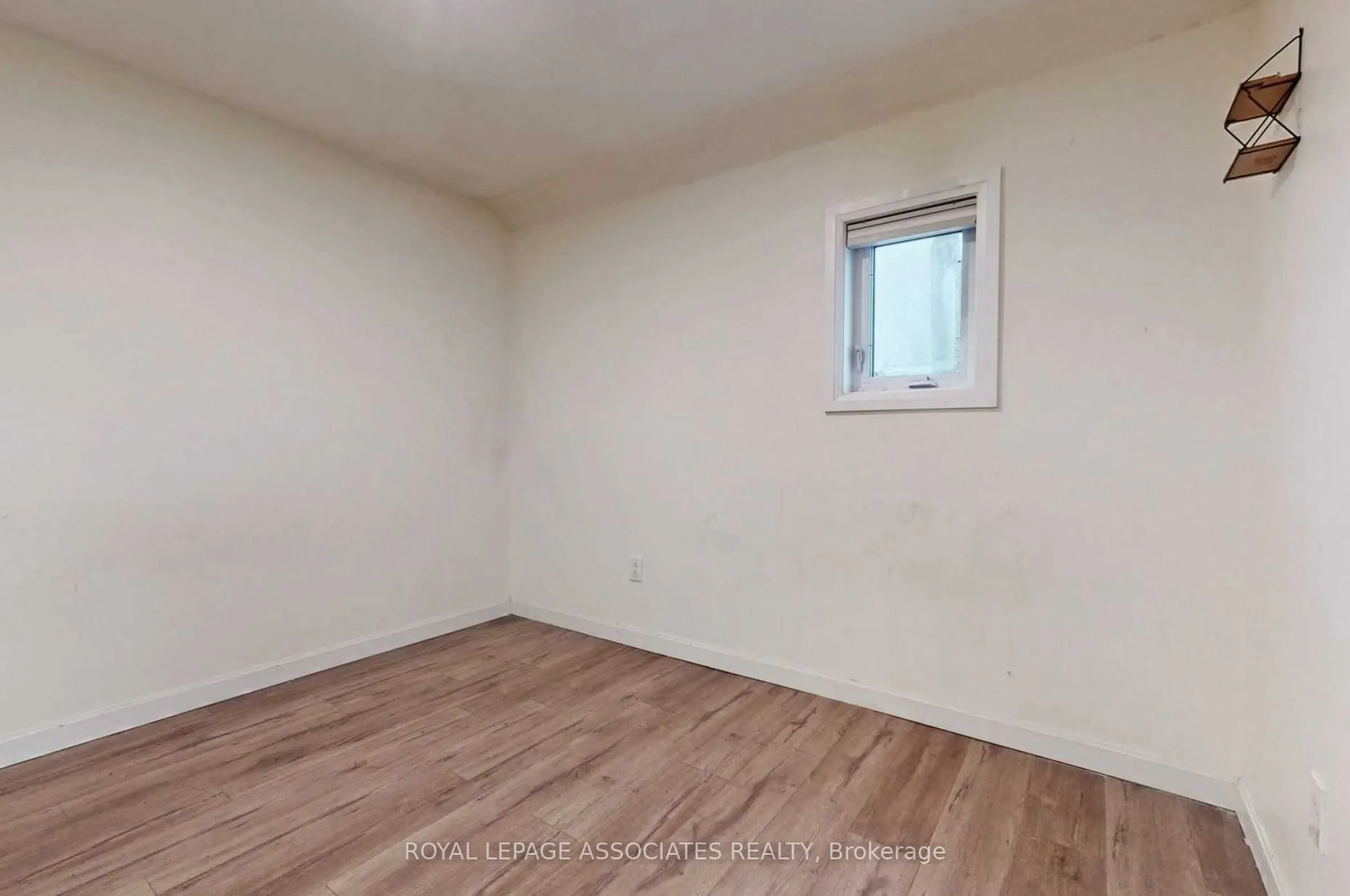 8 Longshore Way