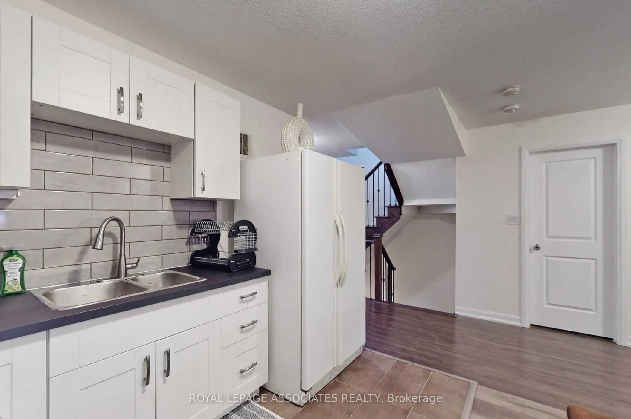 8 Longshore Way