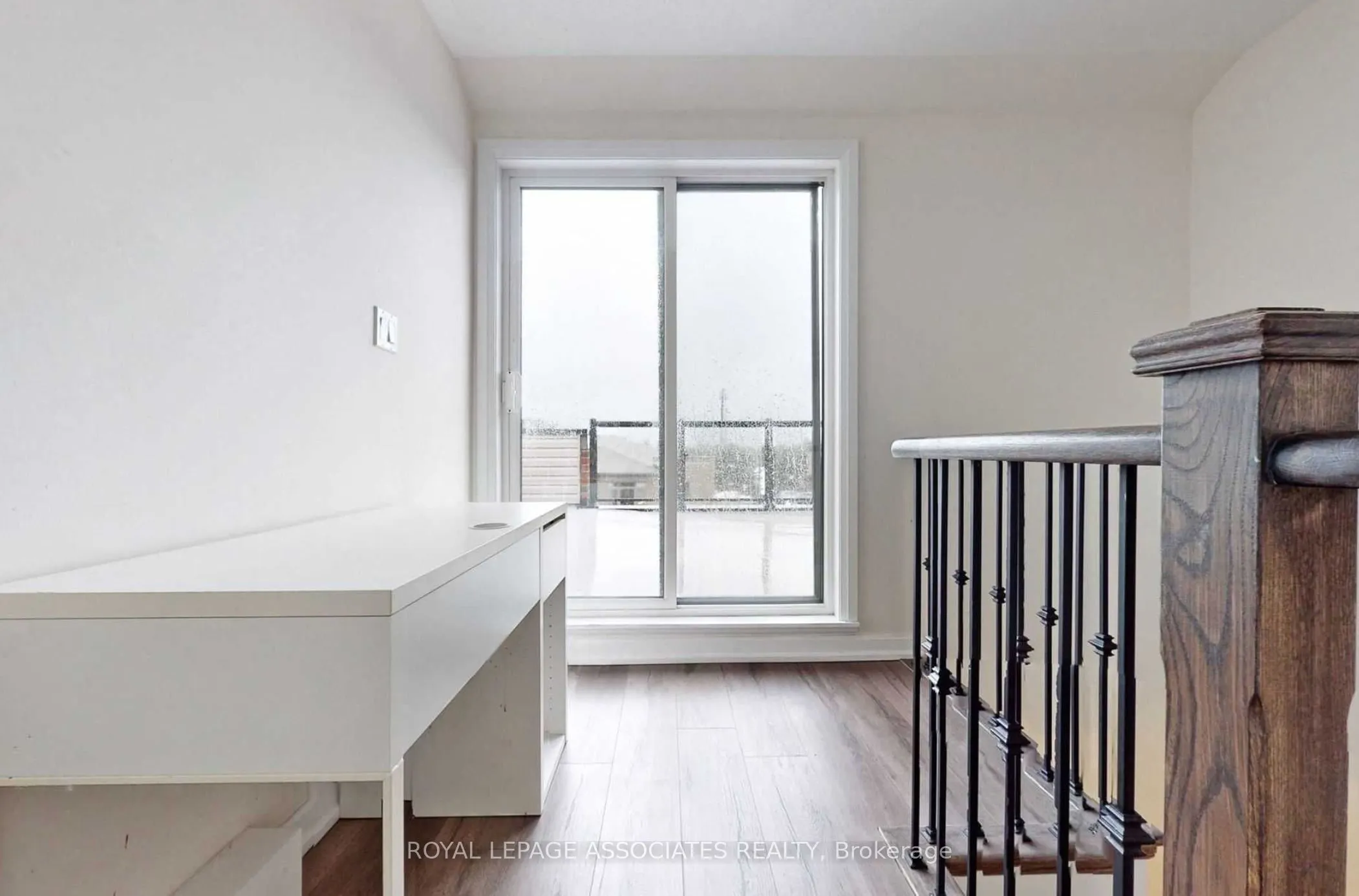 8 Longshore Way