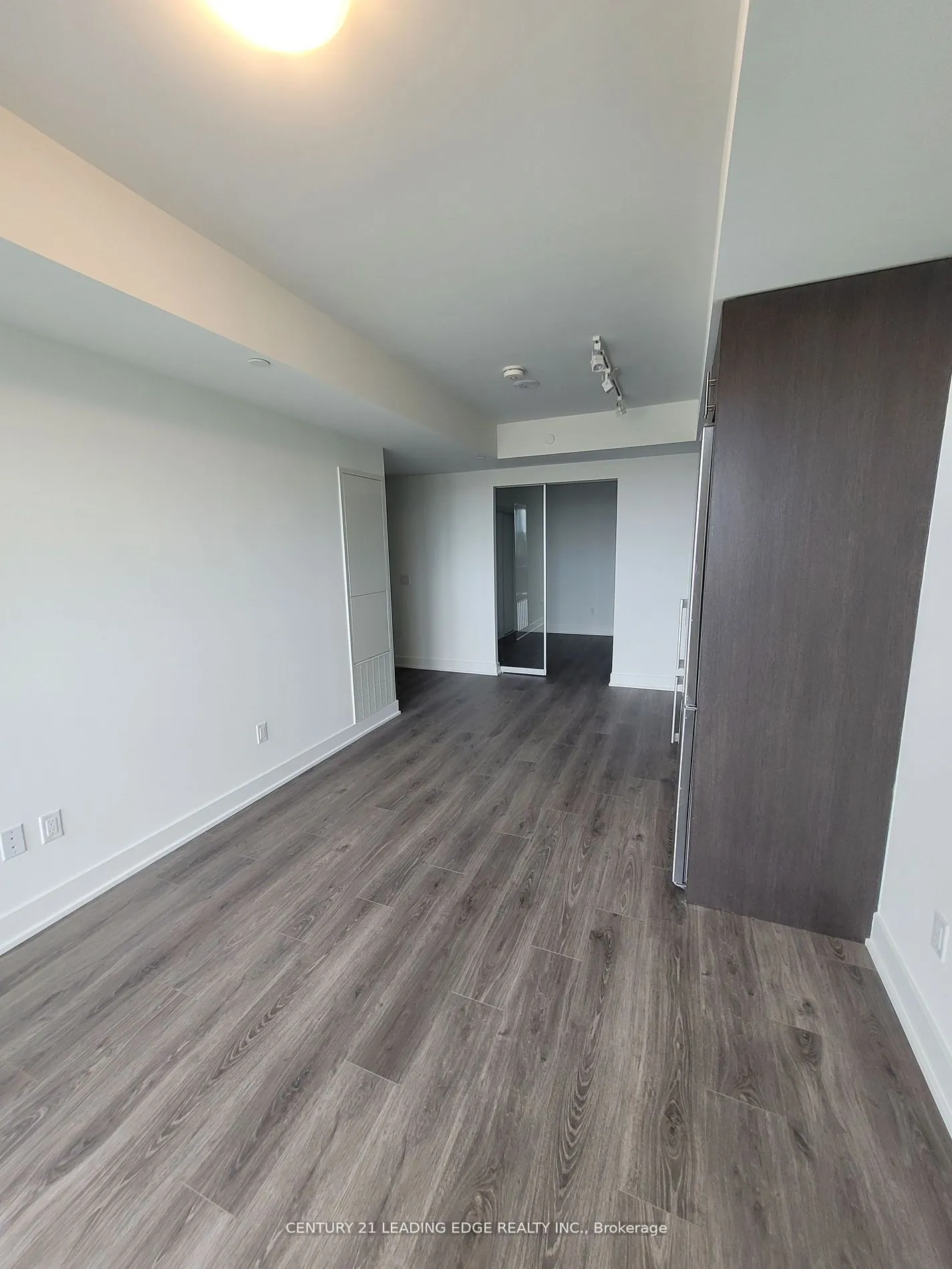 2545 Simcoe Street N, #2602