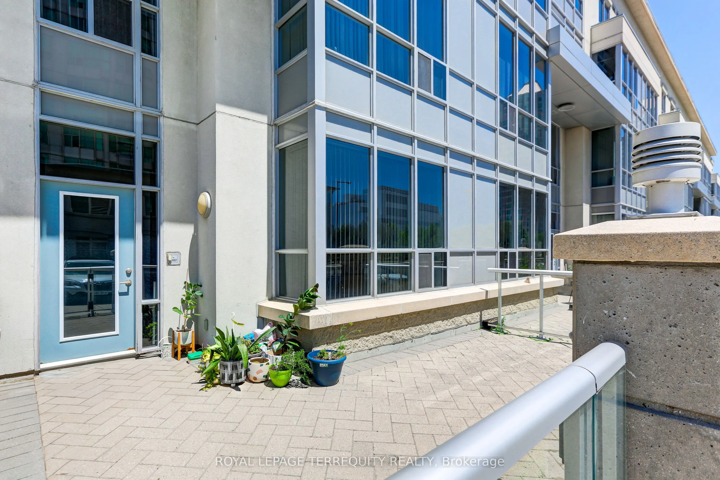 36 Lee Centre Drive, #107