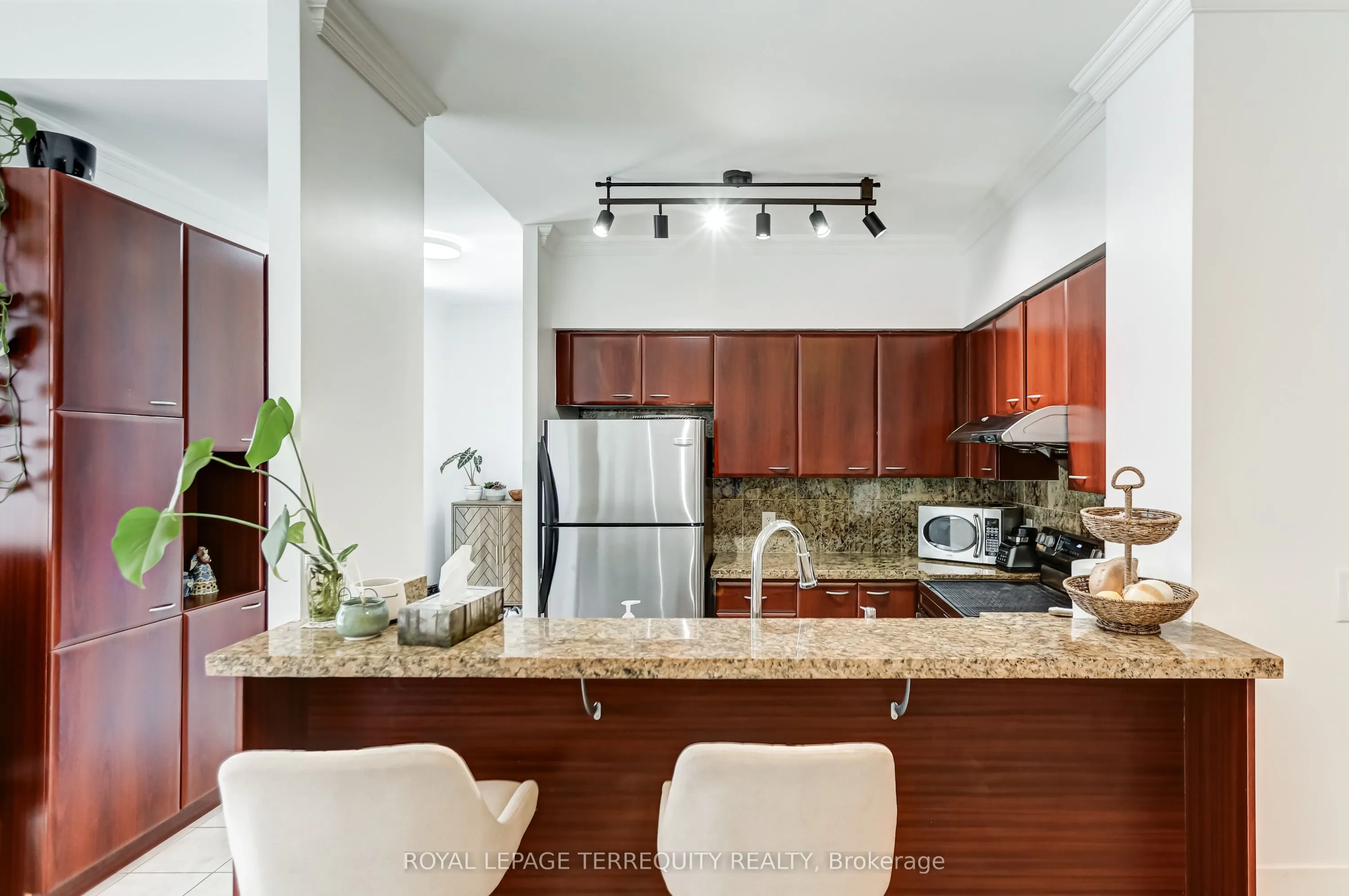 36 Lee Centre Drive, #107