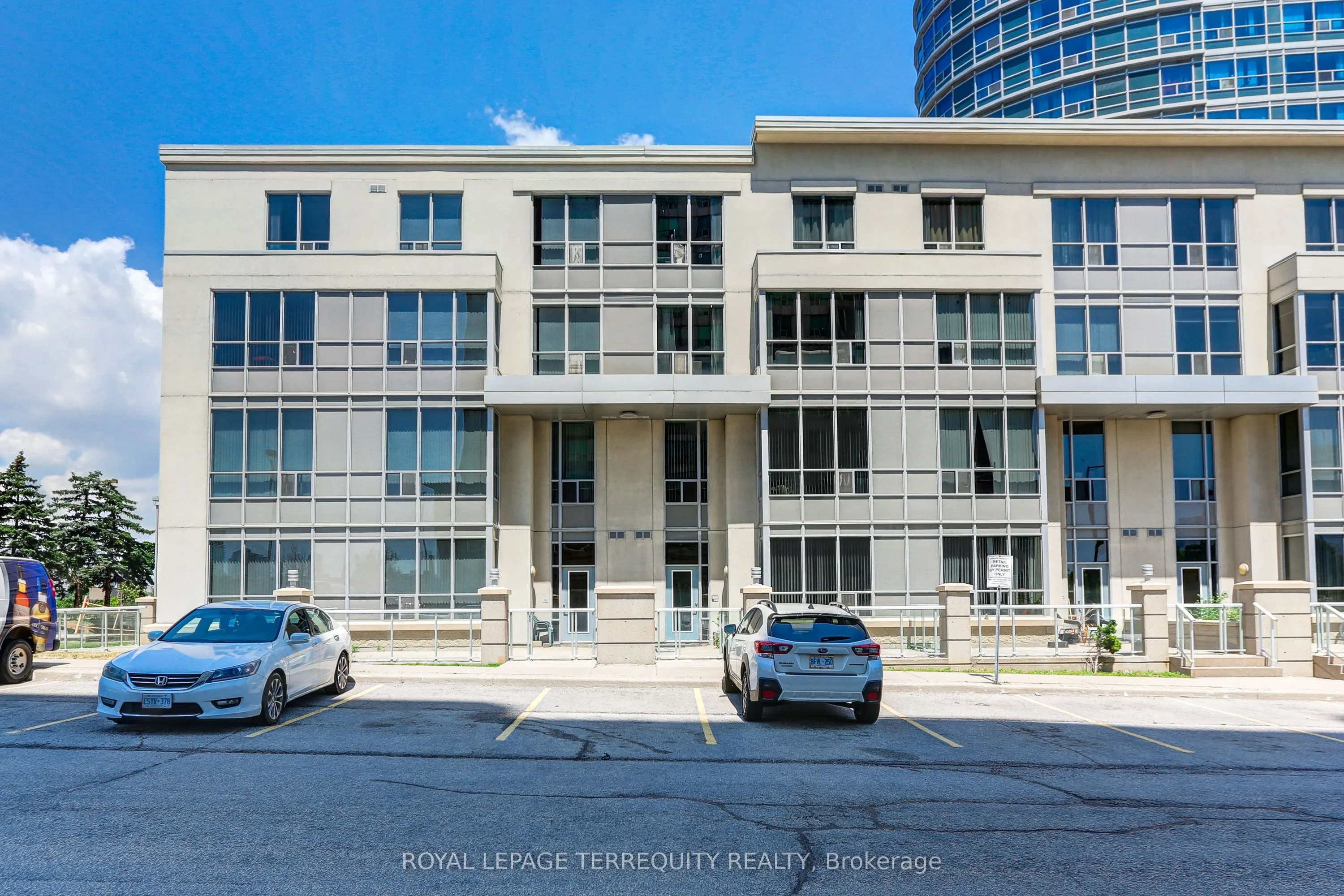 36 Lee Centre Drive, #107
