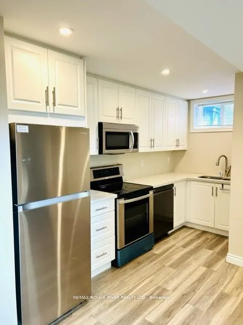 513 Rossland Road E, #Lower