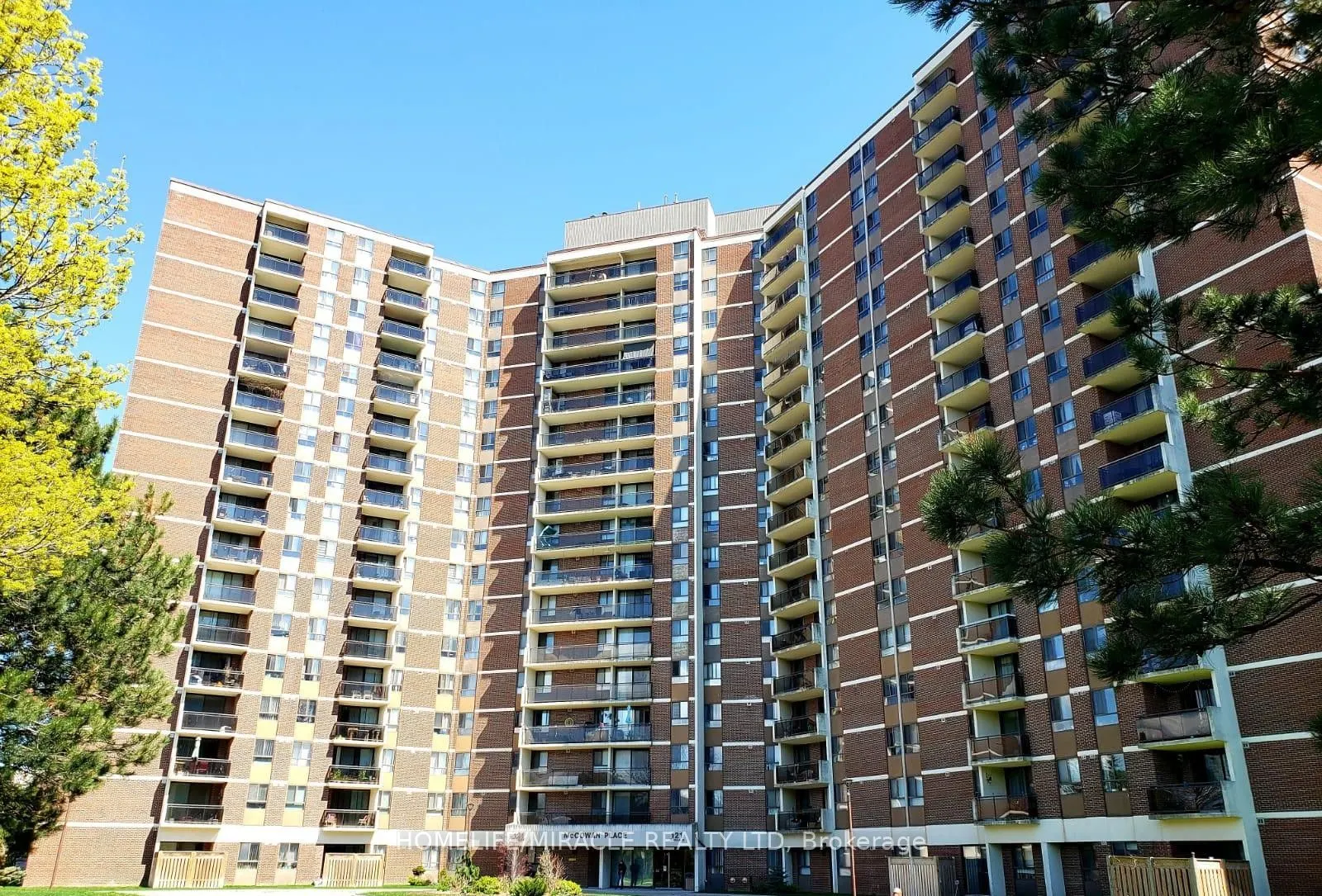 121 Trudelle Street, #814