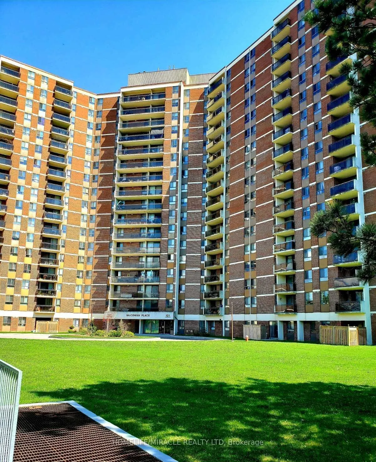 121 Trudelle Street, #814