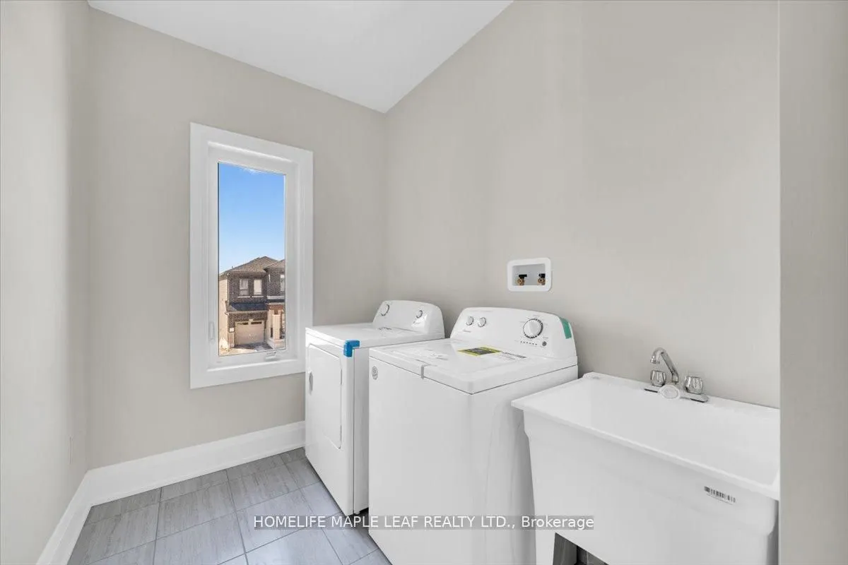 1242 Talisman Manor
