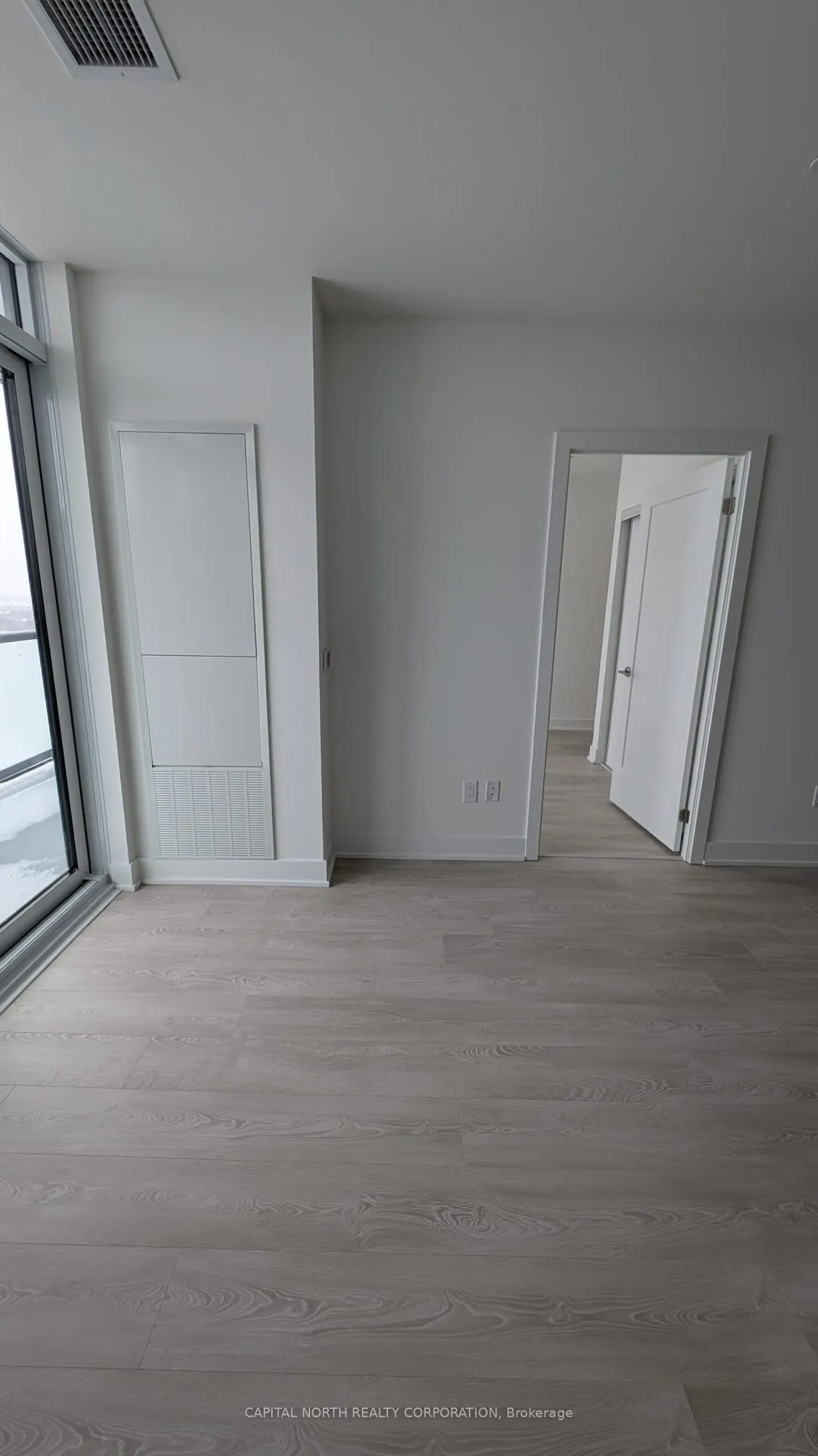 2545 Simcoe Street N, #1904
