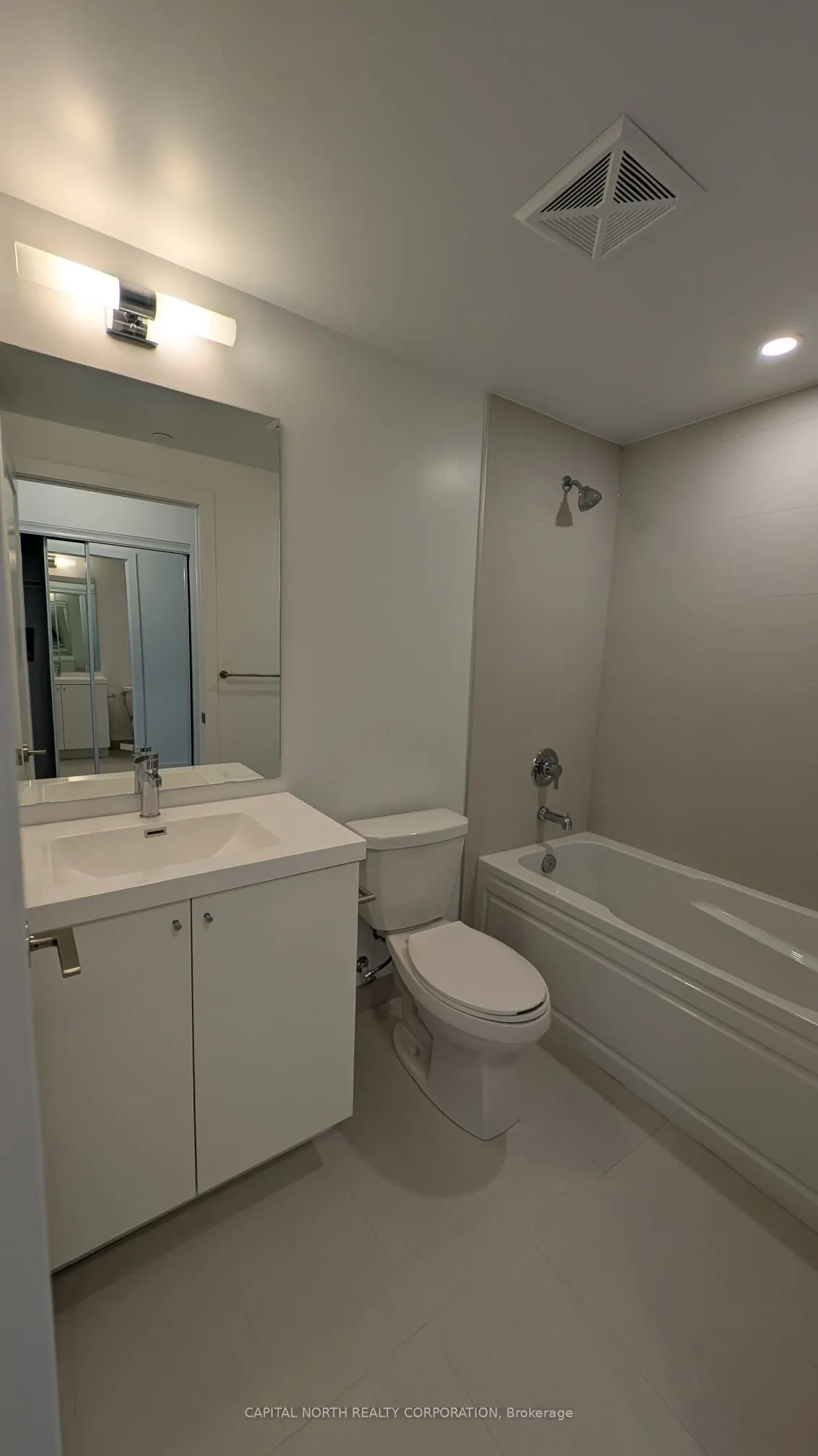 2545 Simcoe Street N, #1904