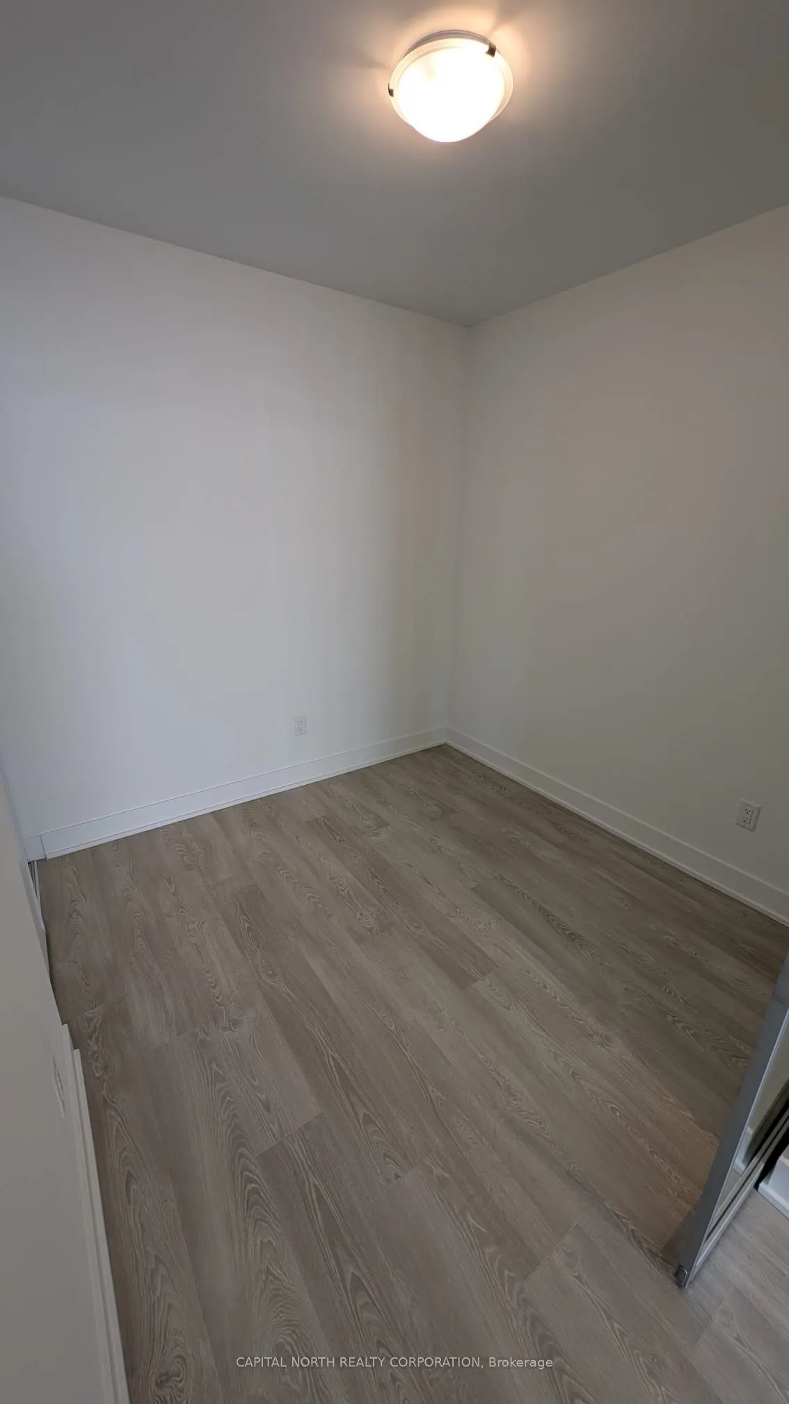 2545 Simcoe Street N, #1904