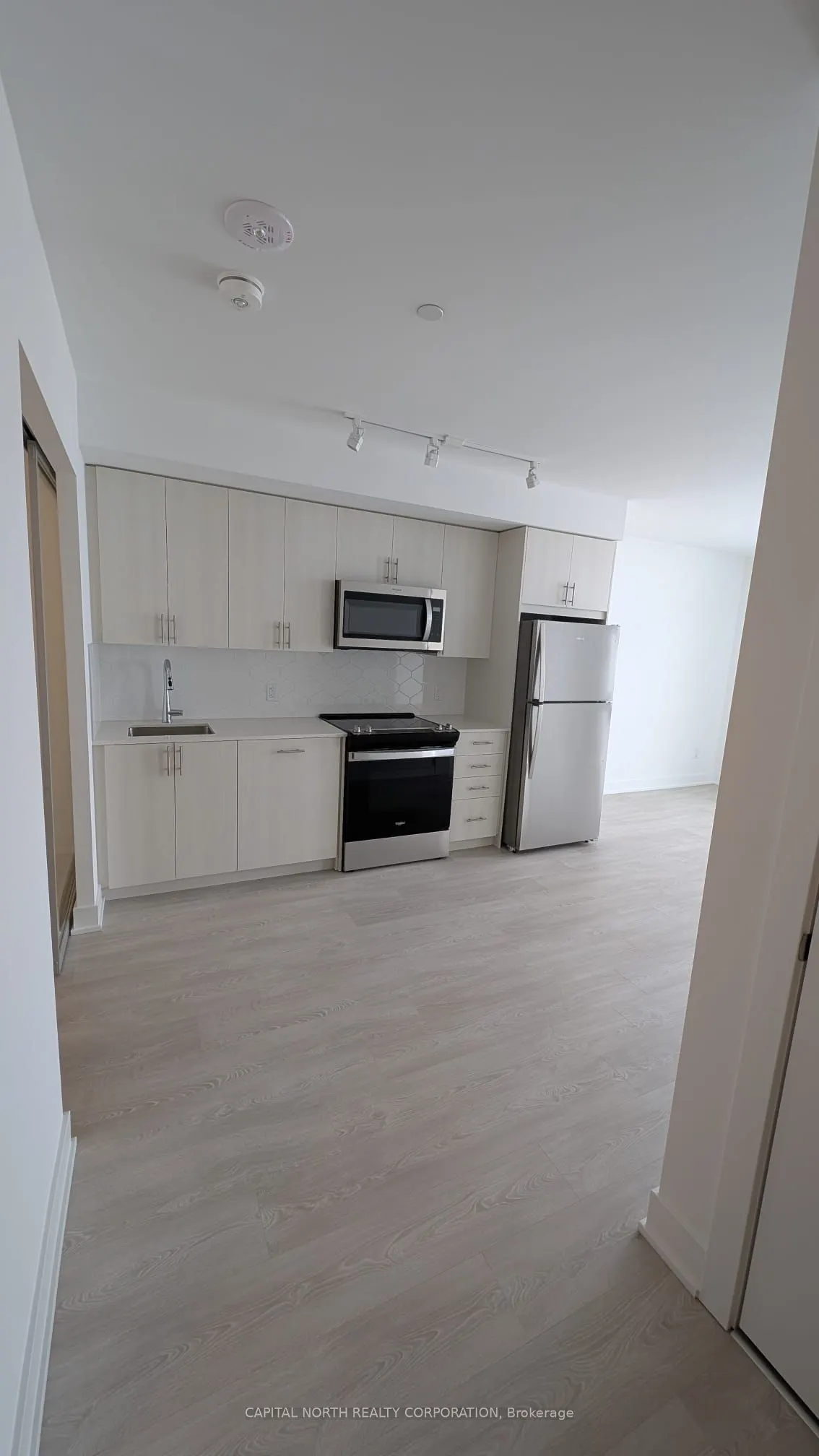 2545 Simcoe Street N, #1904