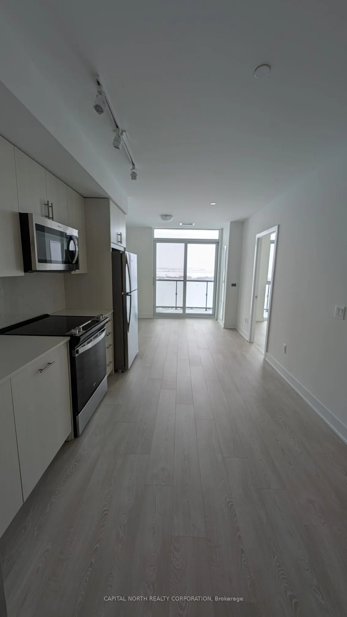 2545 Simcoe Street N, #1904