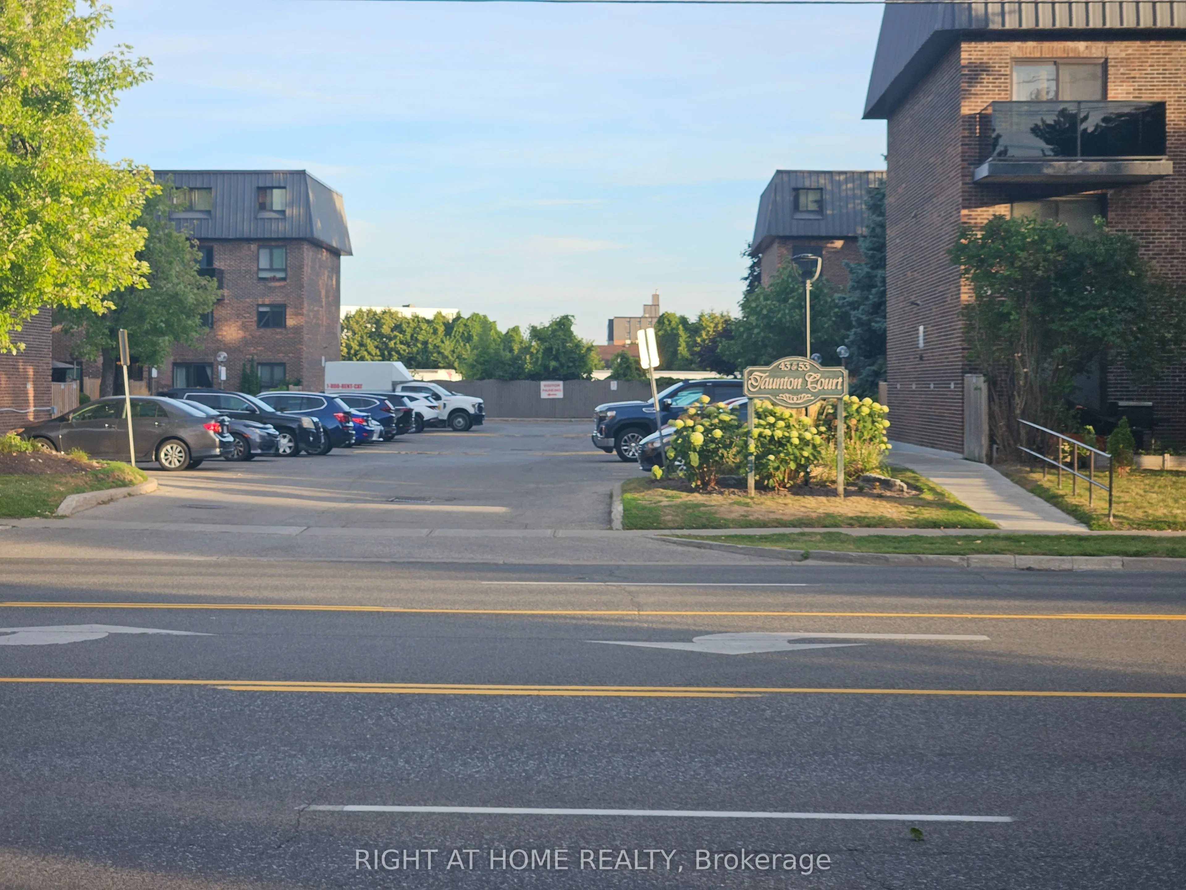 53 Taunton Road E, #61