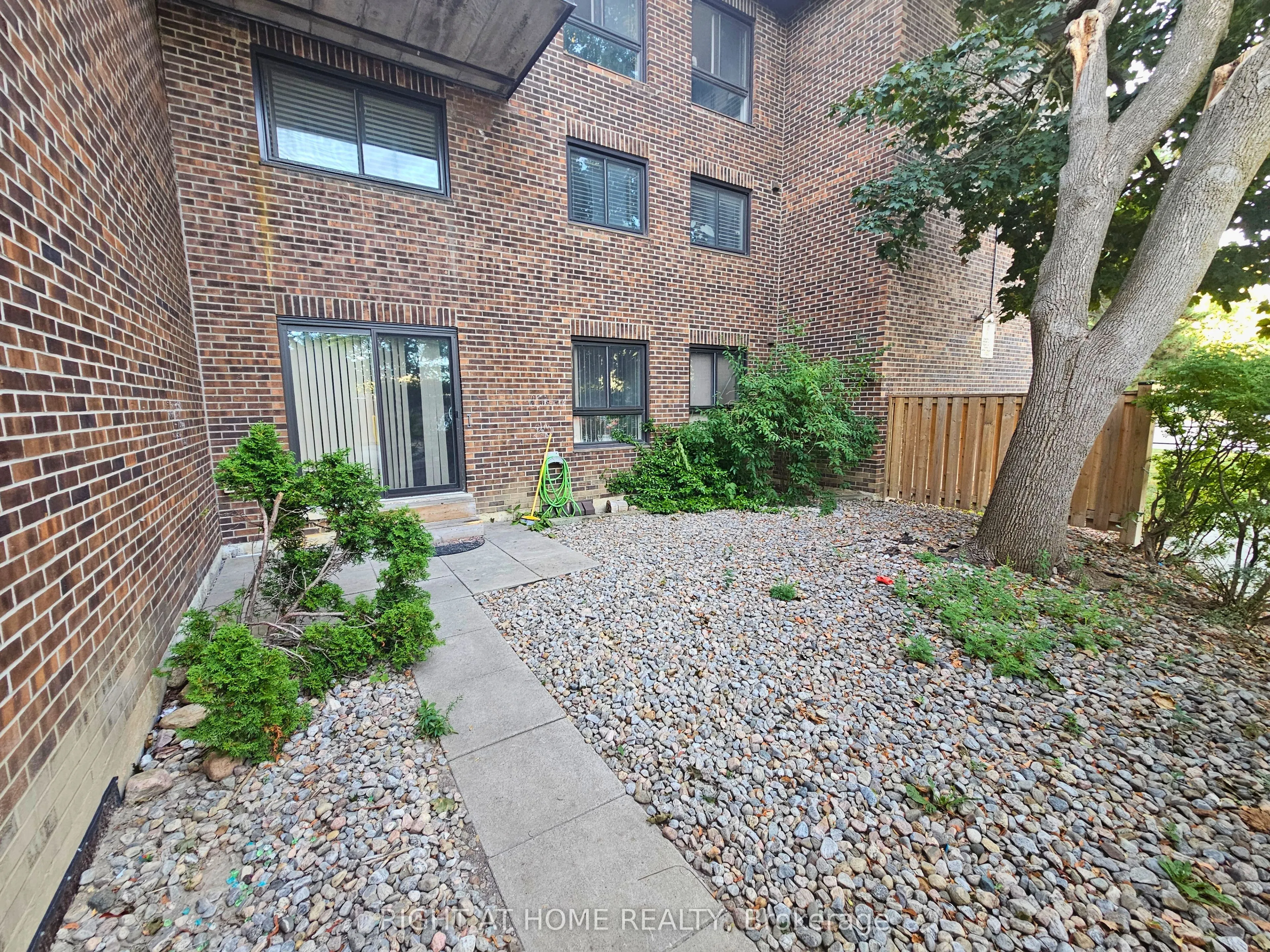53 Taunton Road E, #61