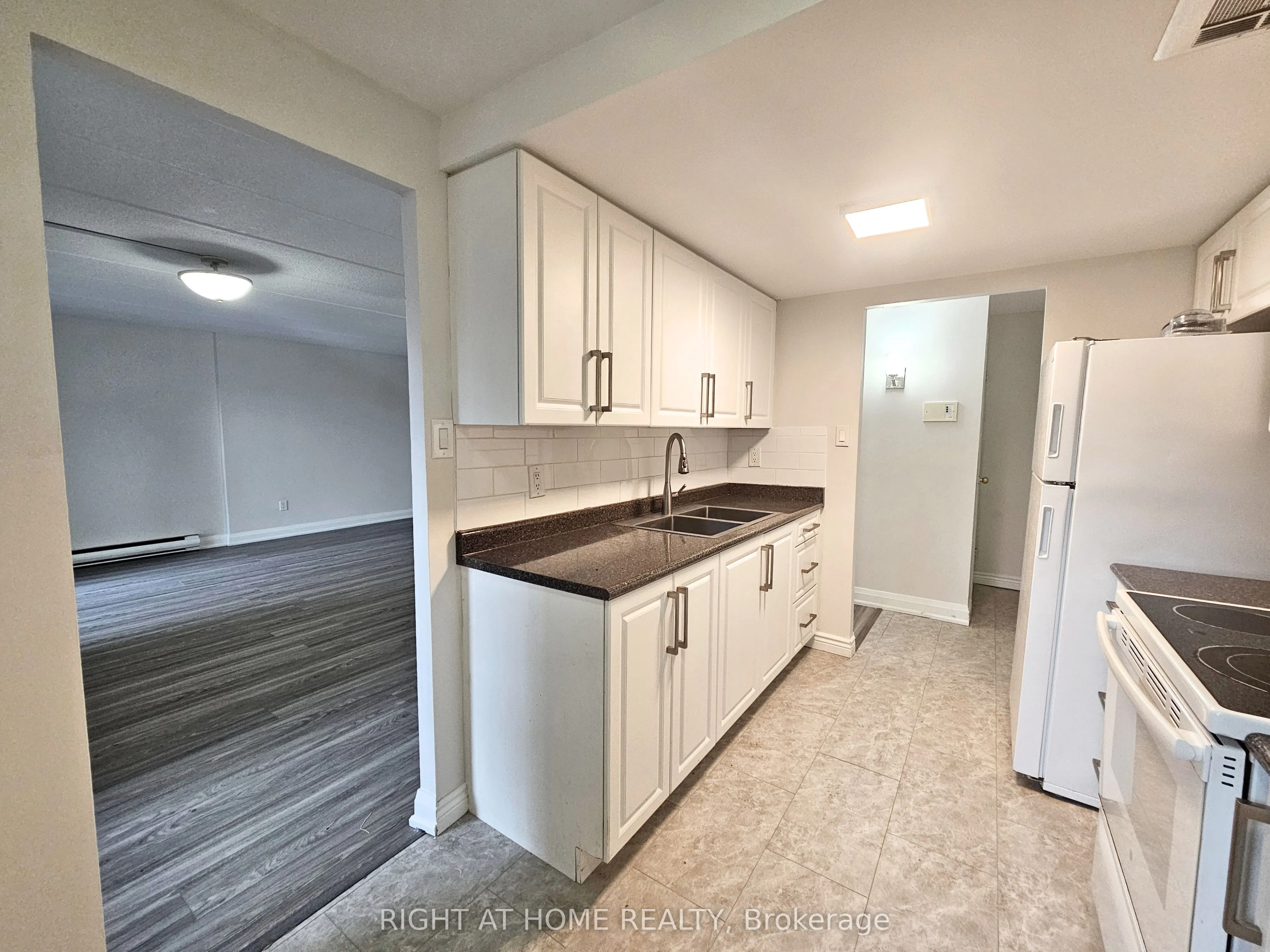 53 Taunton Road E, #61