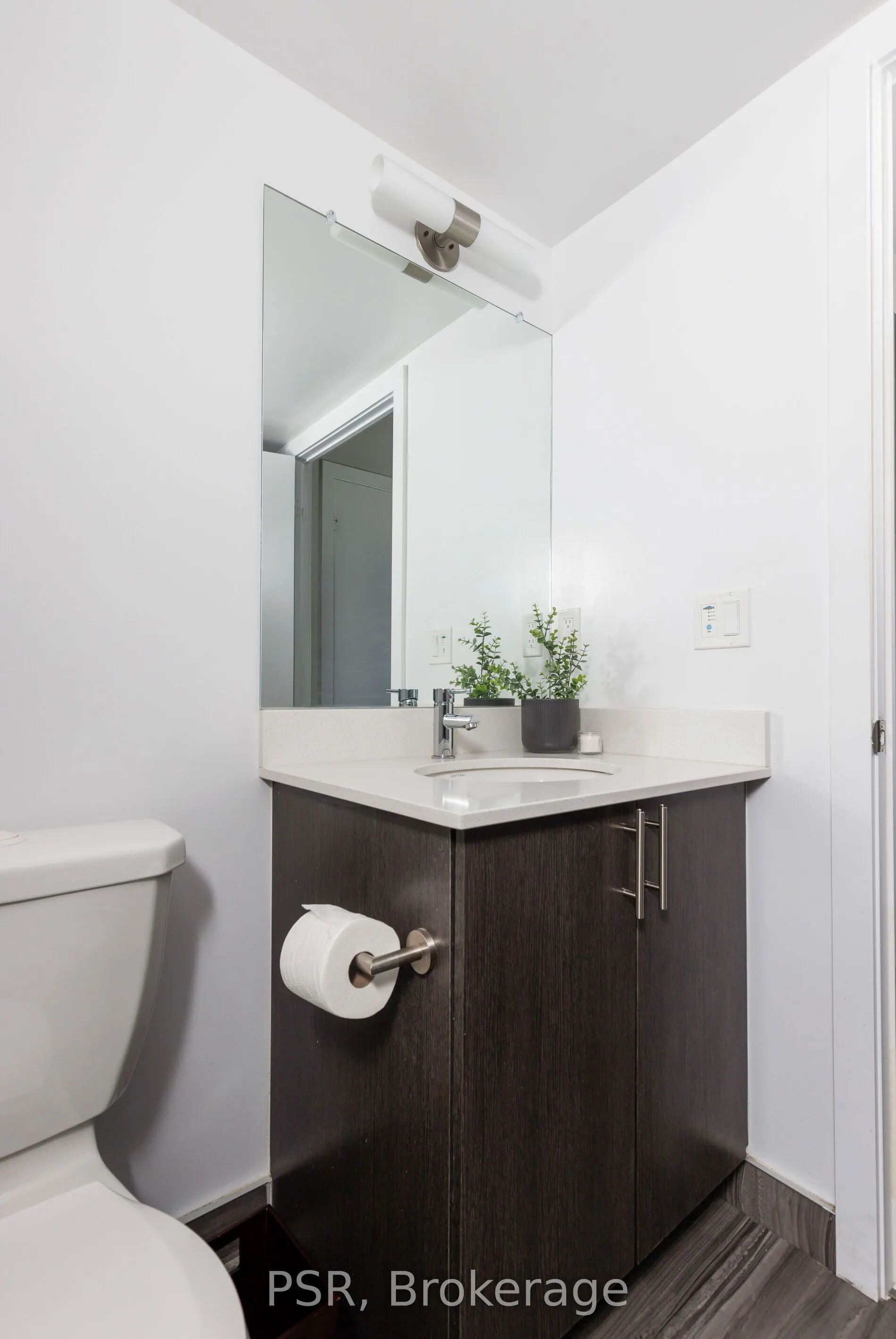 8 Trent Avenue, #1017