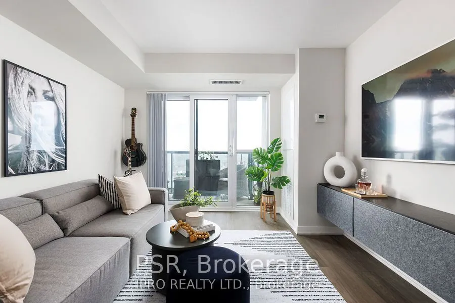 8 Trent Avenue, #1017