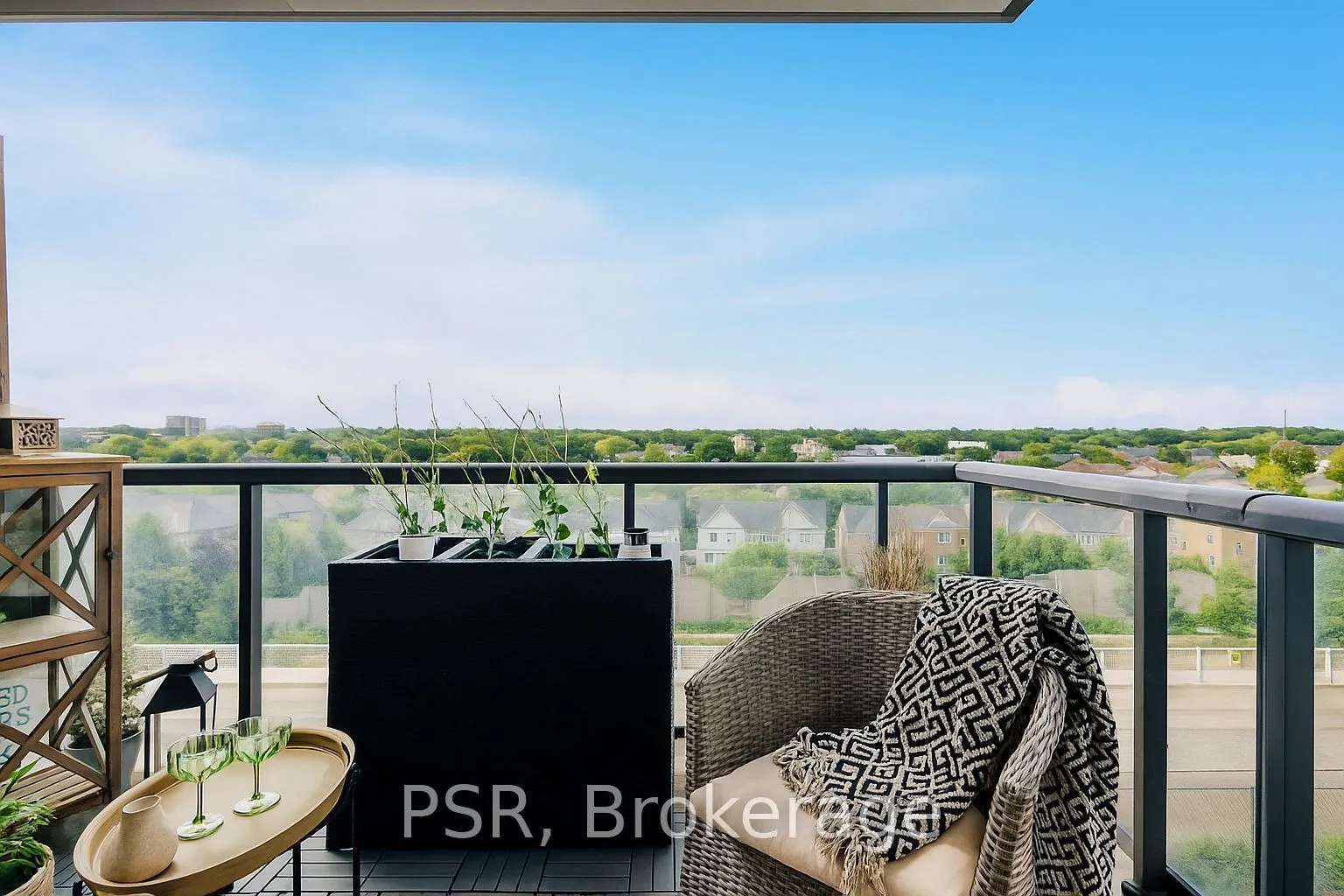 8 Trent Avenue, #1017