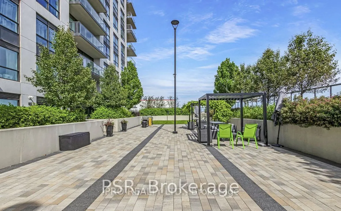 8 Trent Avenue, #1017