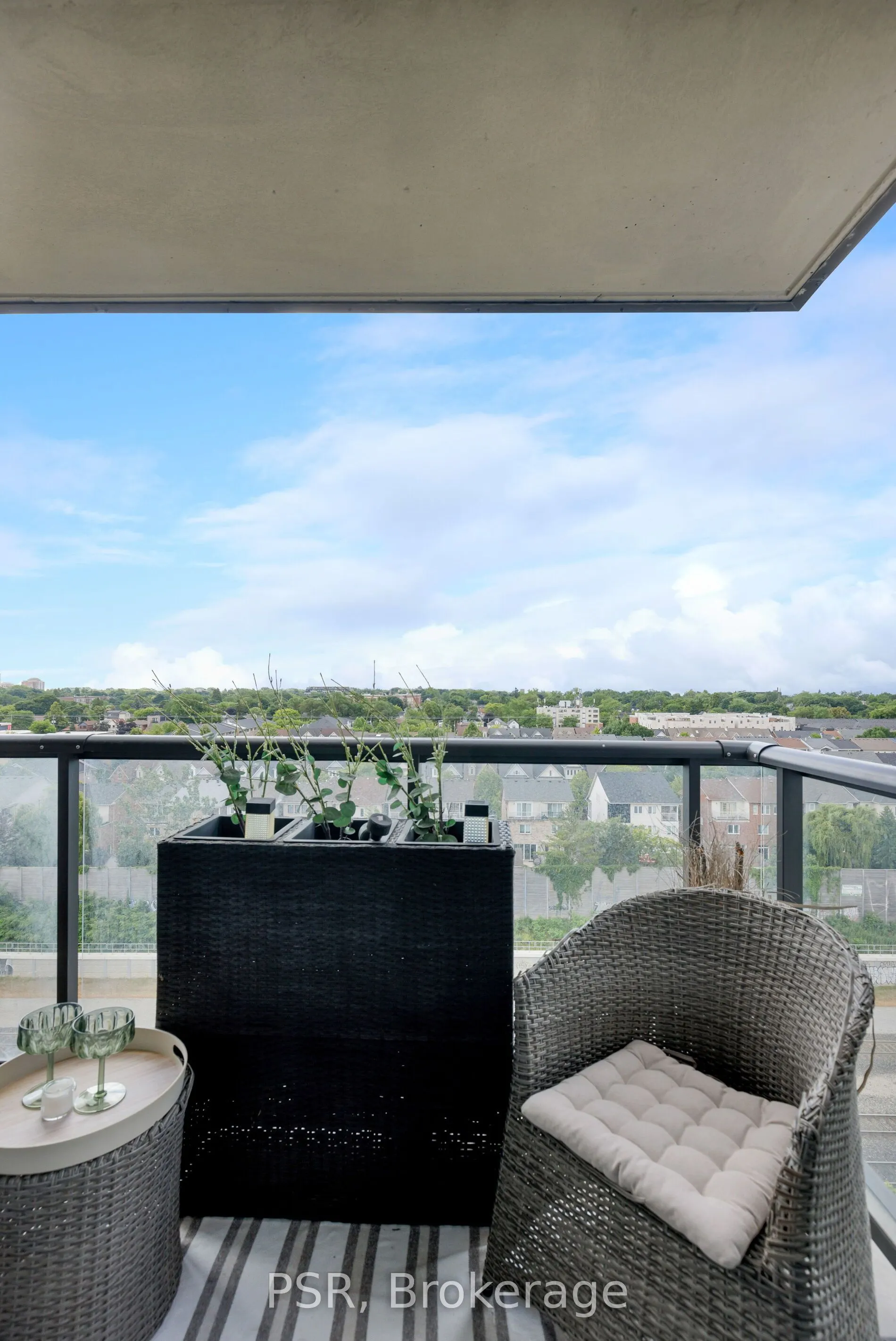 8 Trent Avenue, #1017