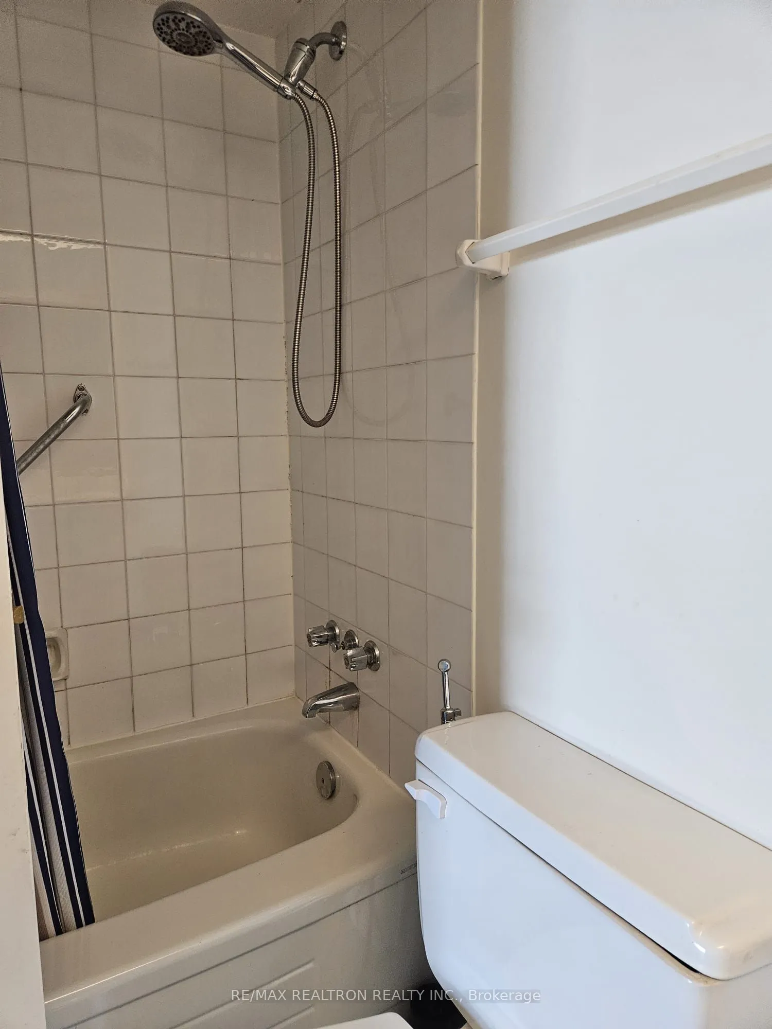 20 Dean Park Road, #1111