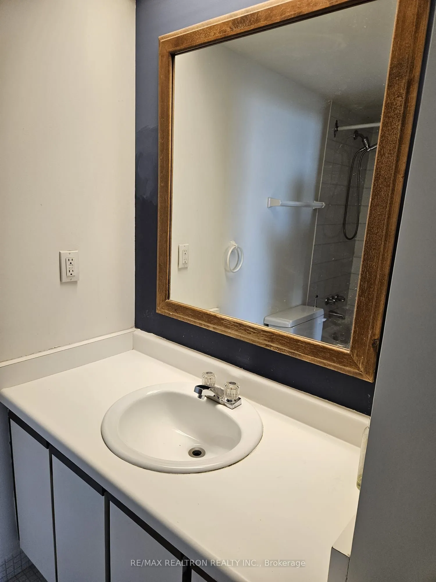 20 Dean Park Road, #1111