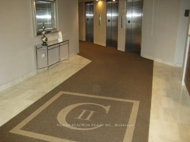 20 Dean Park Road, #1111