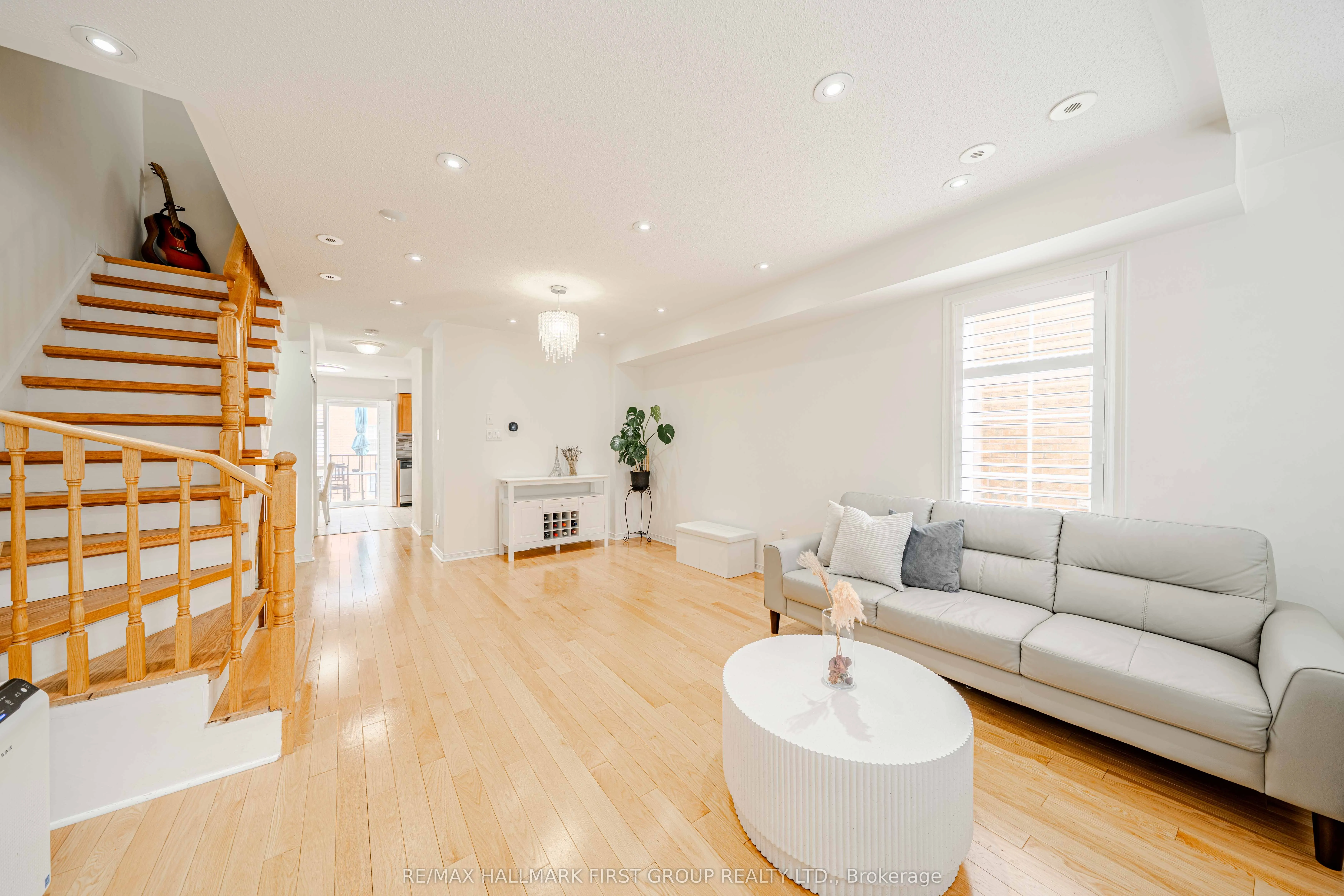 2790 Eglinton Avenue E, #1