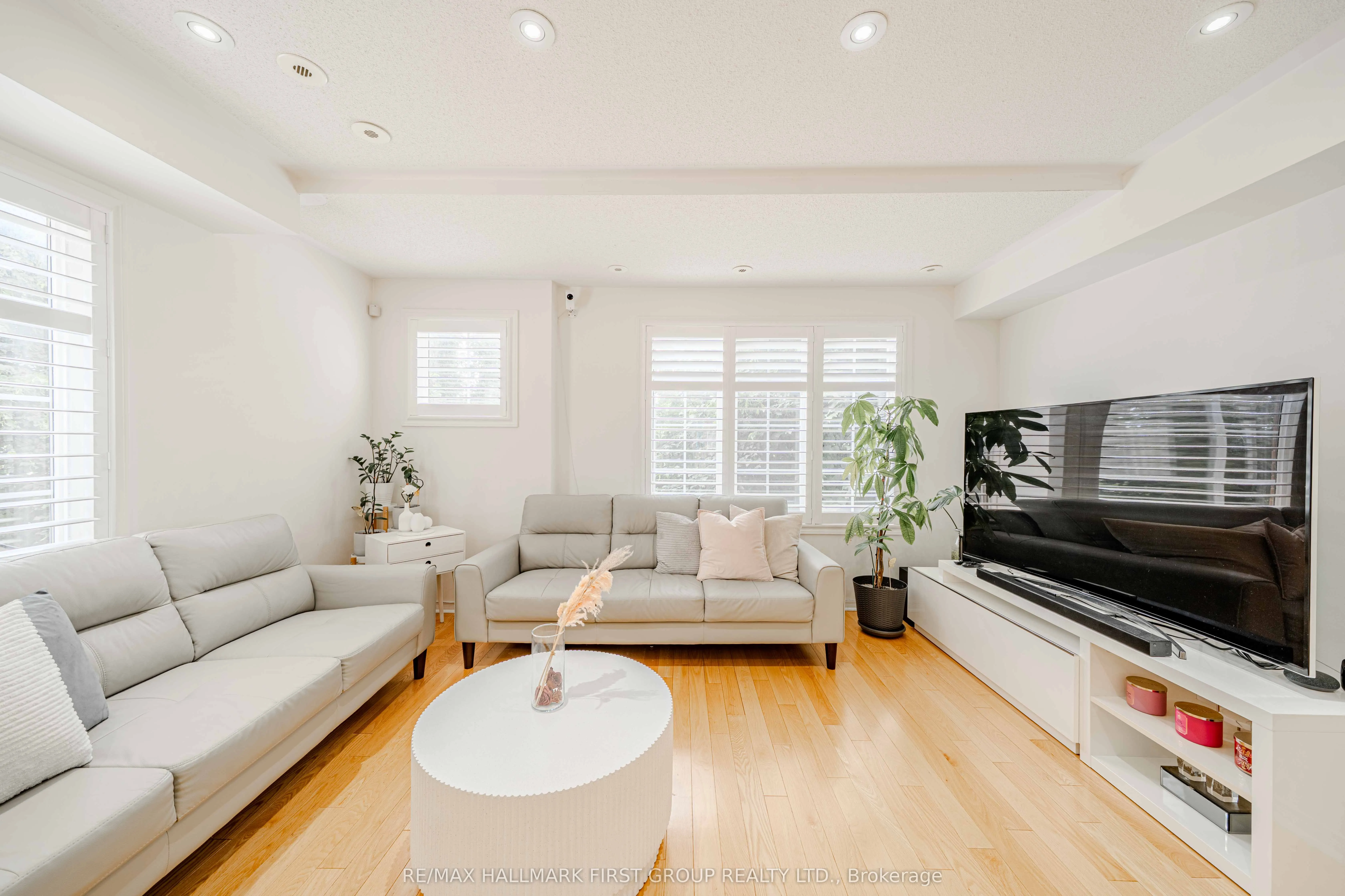 2790 Eglinton Avenue E, #1
