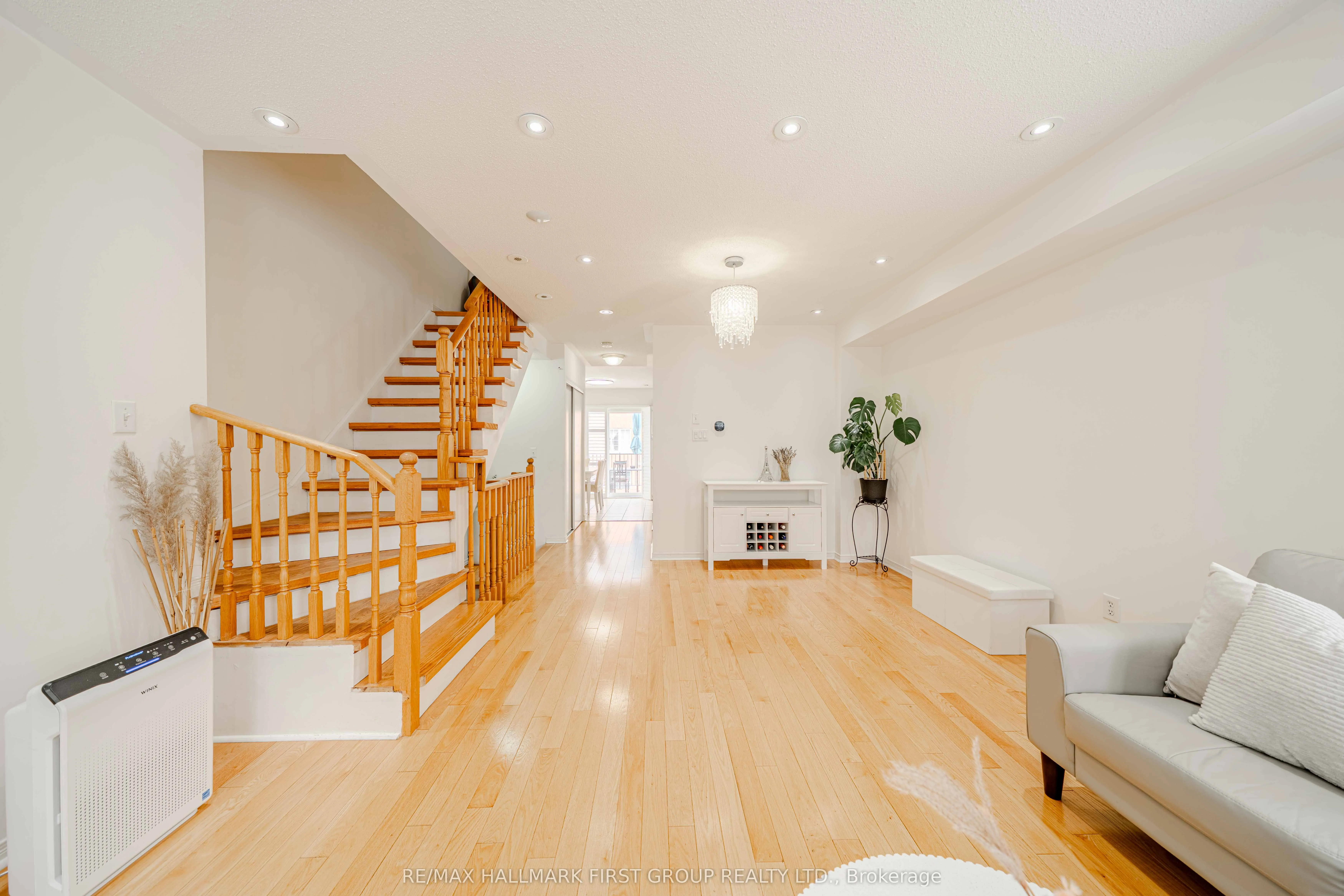 2790 Eglinton Avenue E, #1