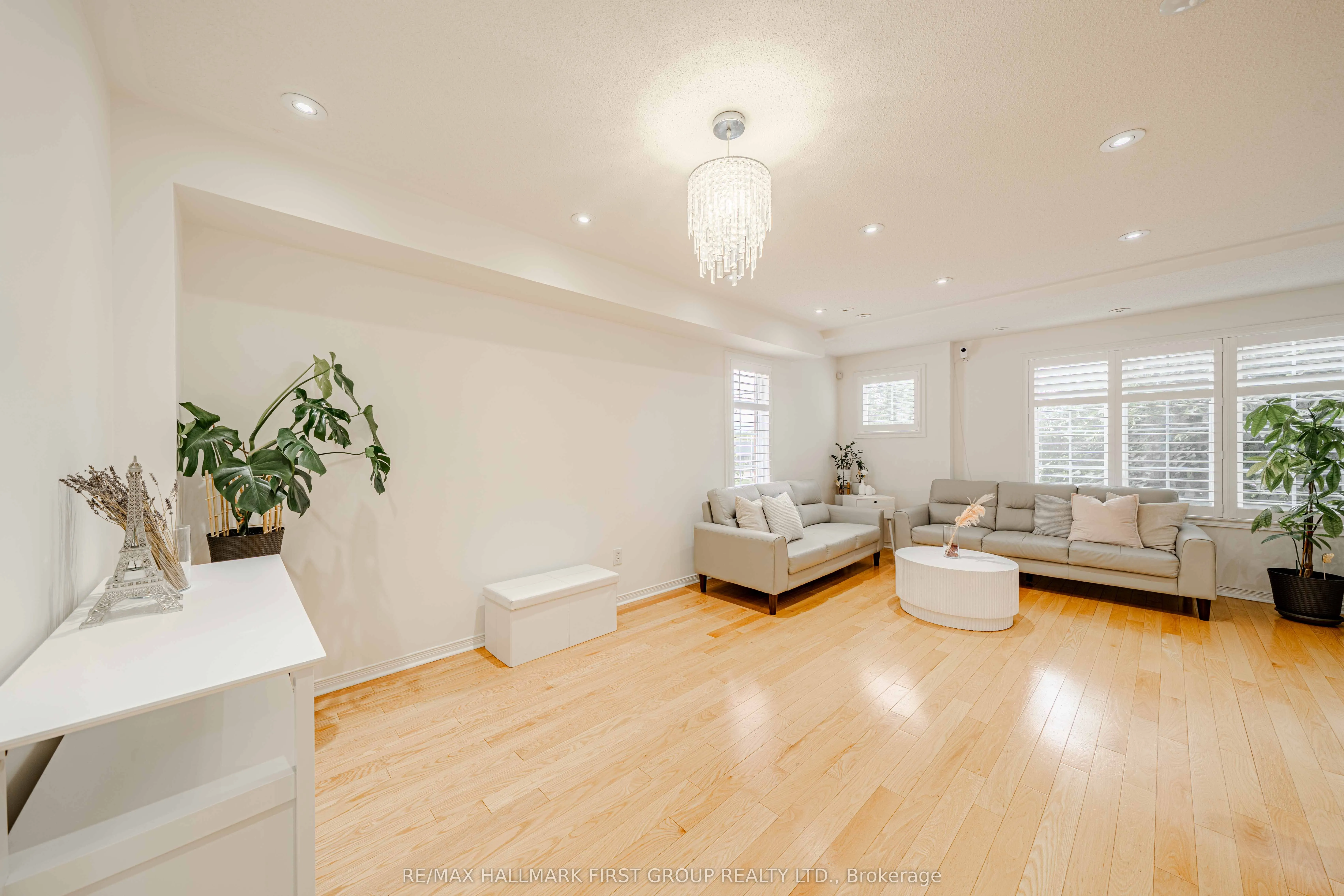 2790 Eglinton Avenue E, #1