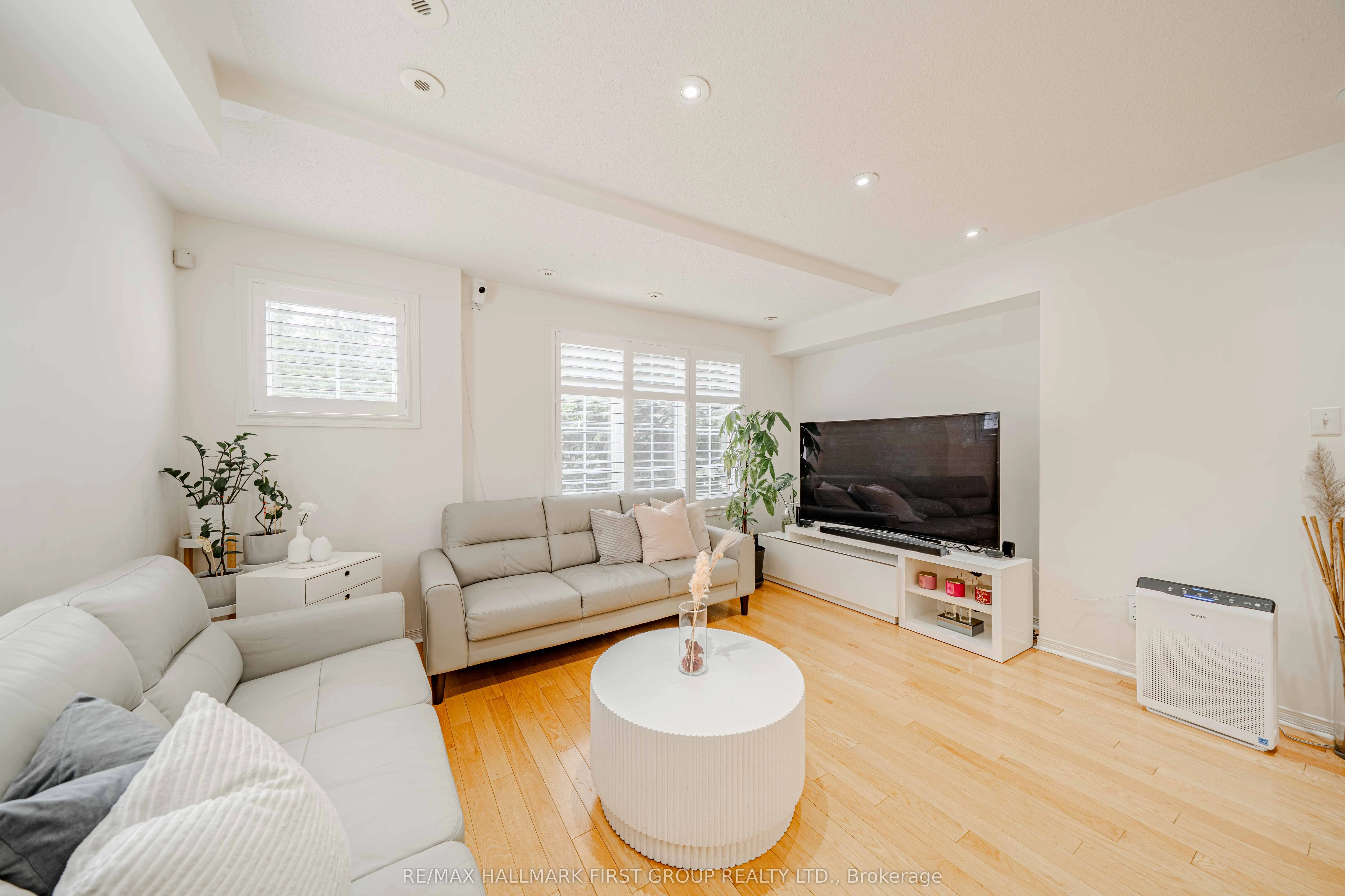 2790 Eglinton Avenue E, #1