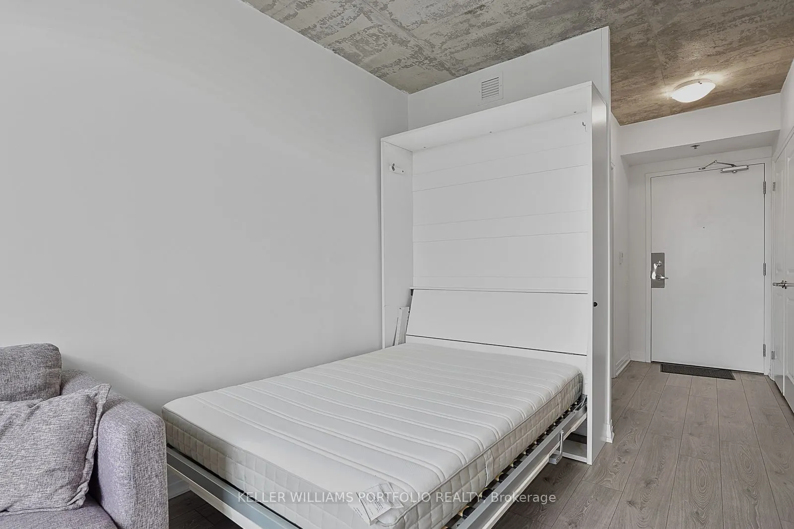 1900 Simcoe Street N, #310