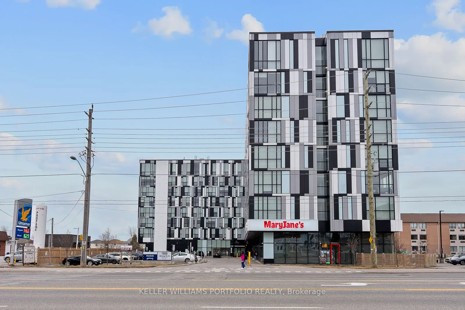 1900 Simcoe Street N, #310