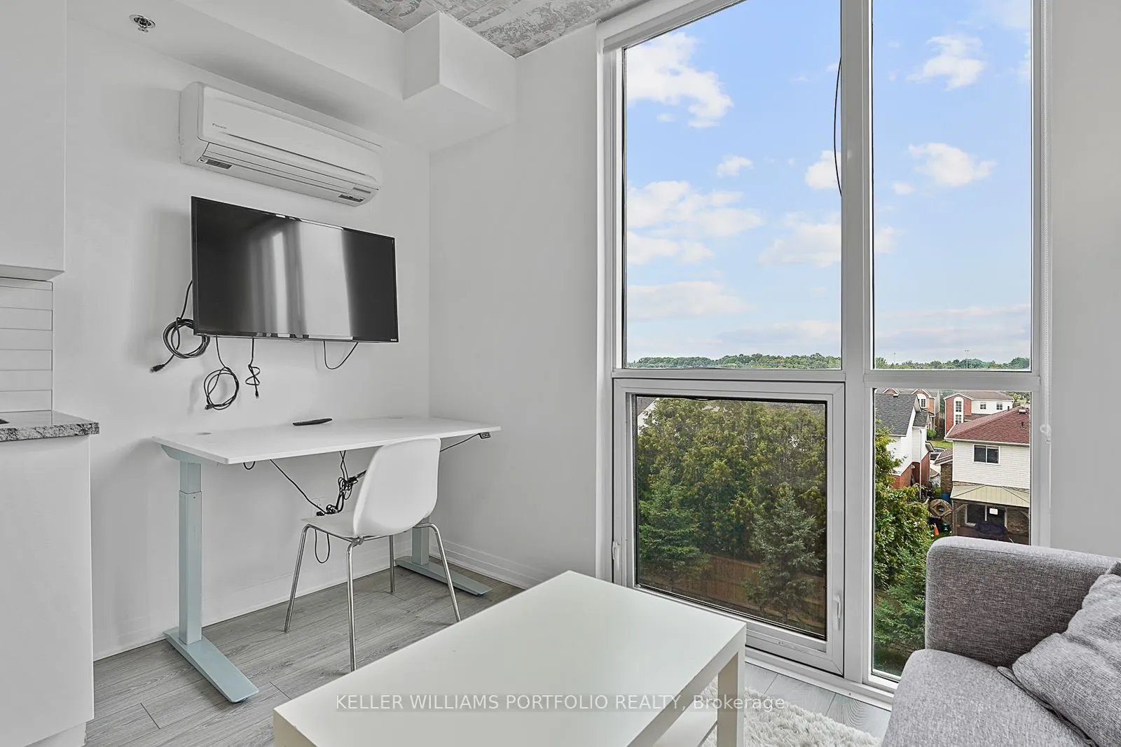 1900 Simcoe Street N, #310