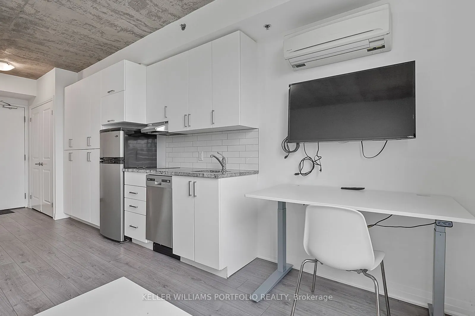 1900 Simcoe Street N, #310