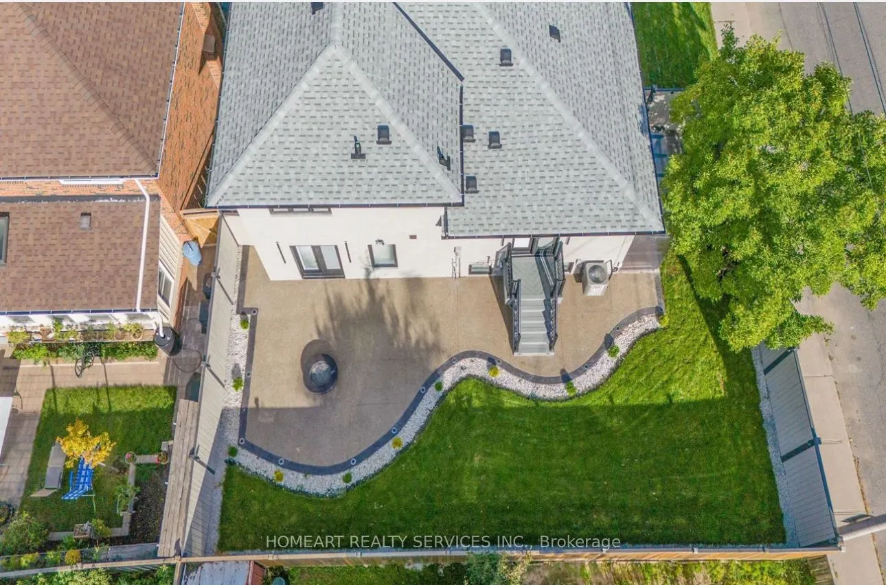 35 Munford Crescent