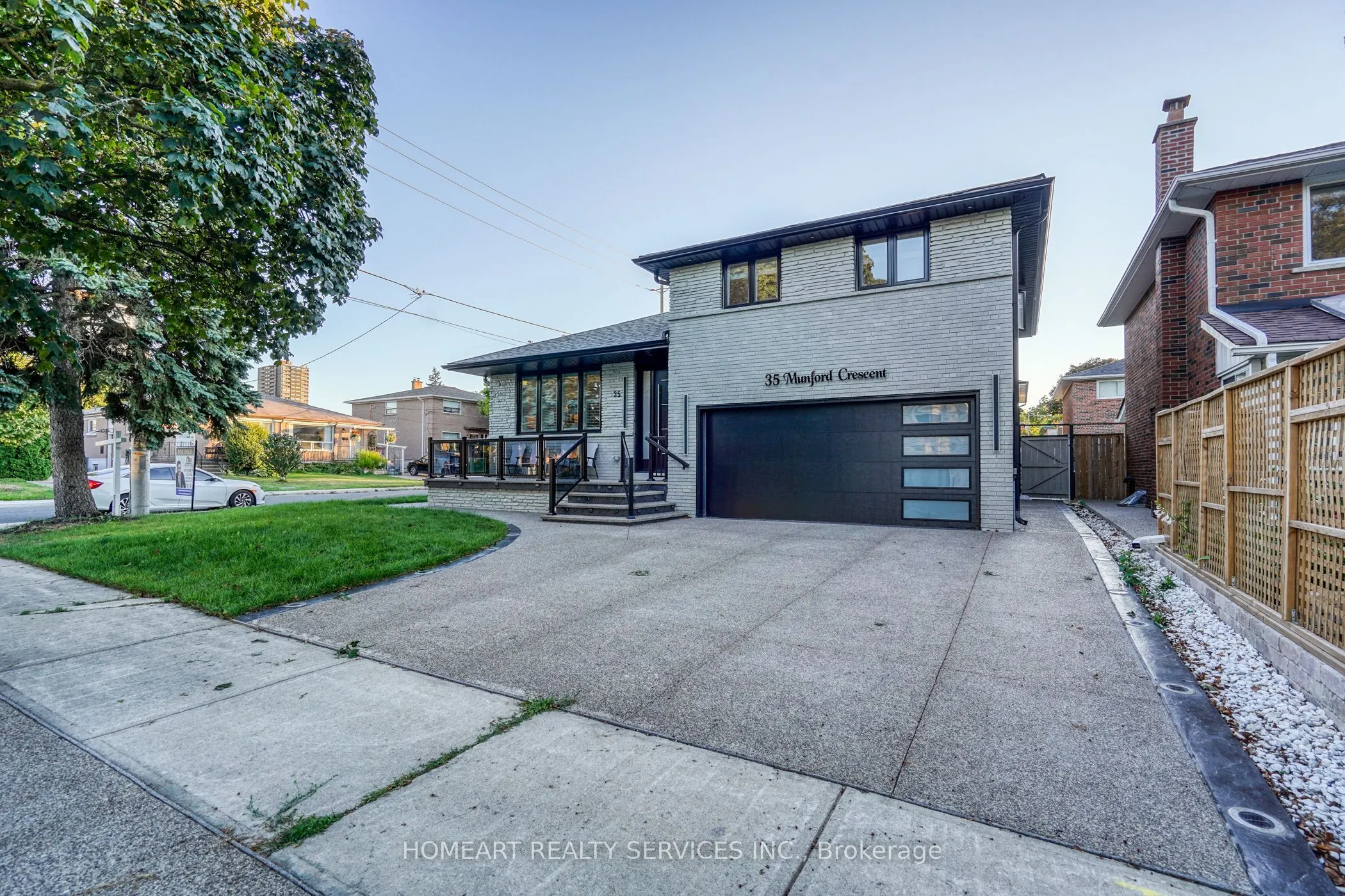 35 Munford Crescent