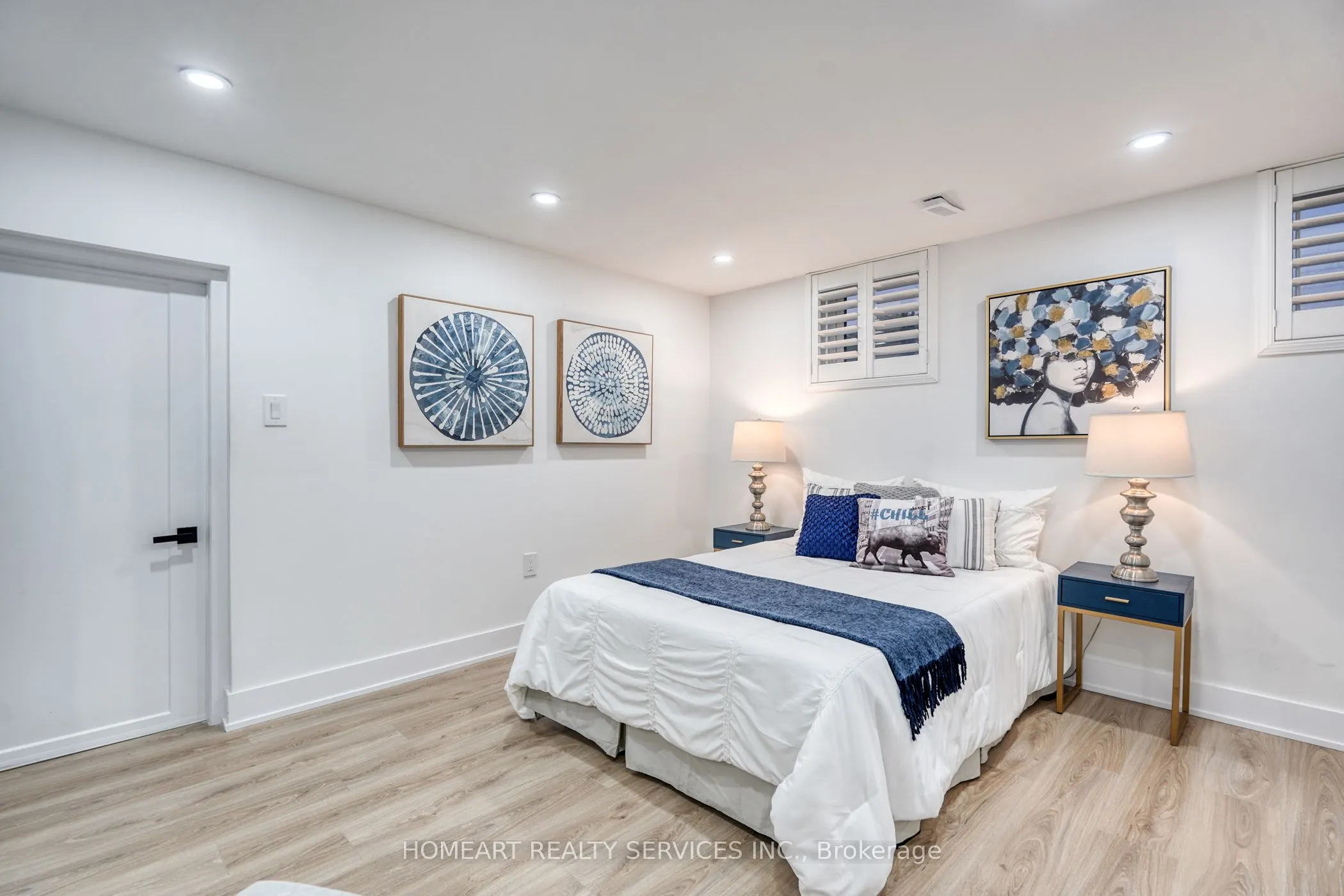 35 Munford Crescent