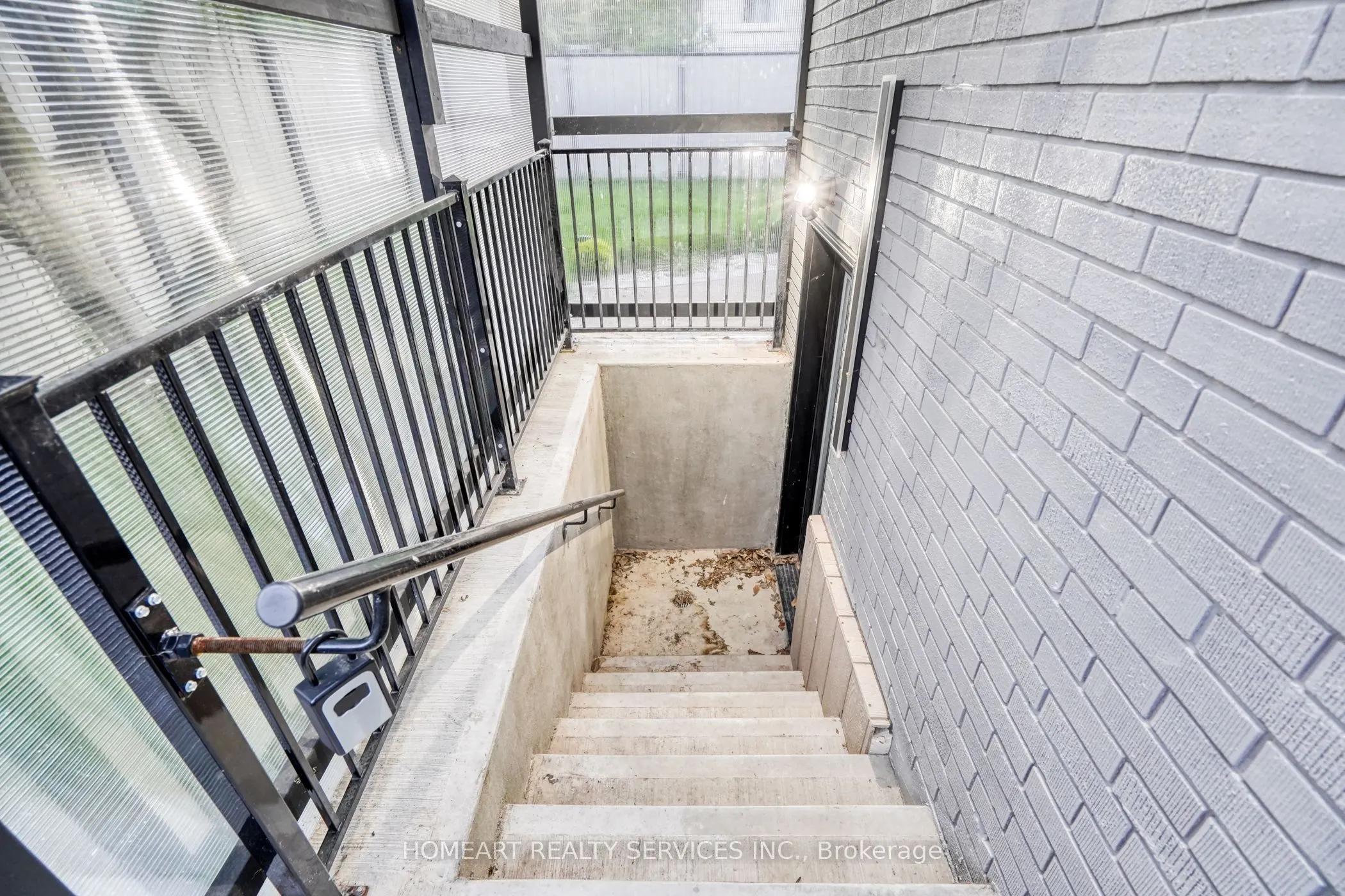 35 Munford Crescent