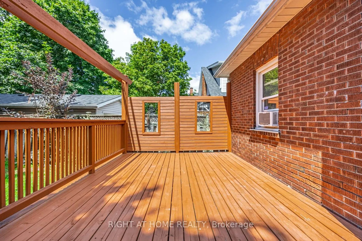 390 Jarvis Street