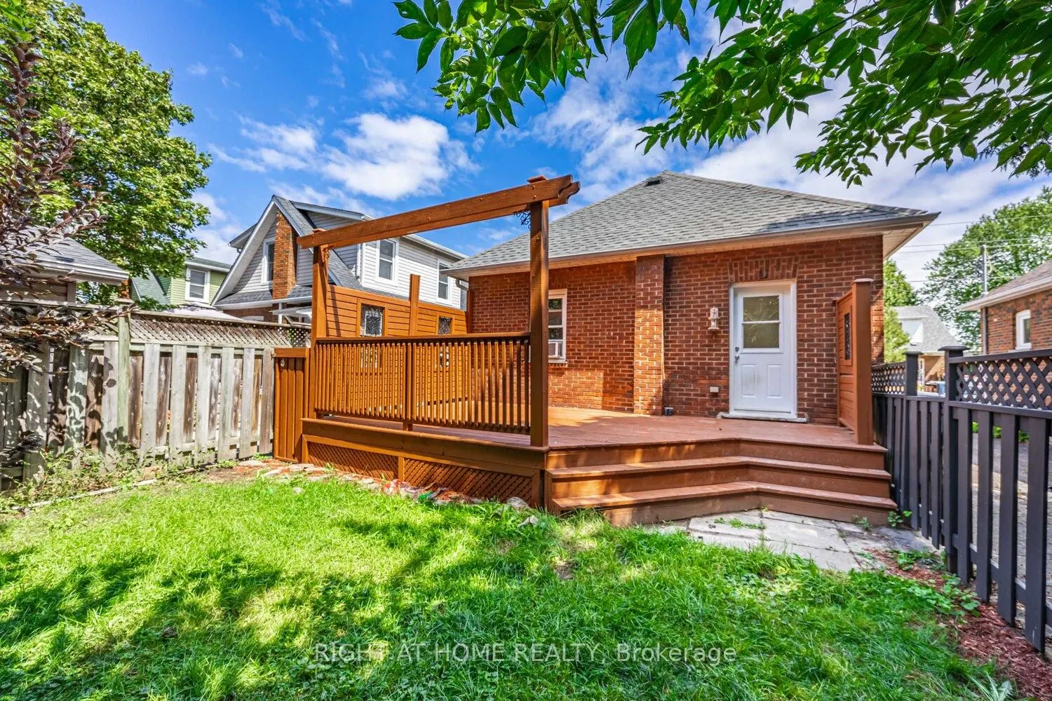 390 Jarvis Street