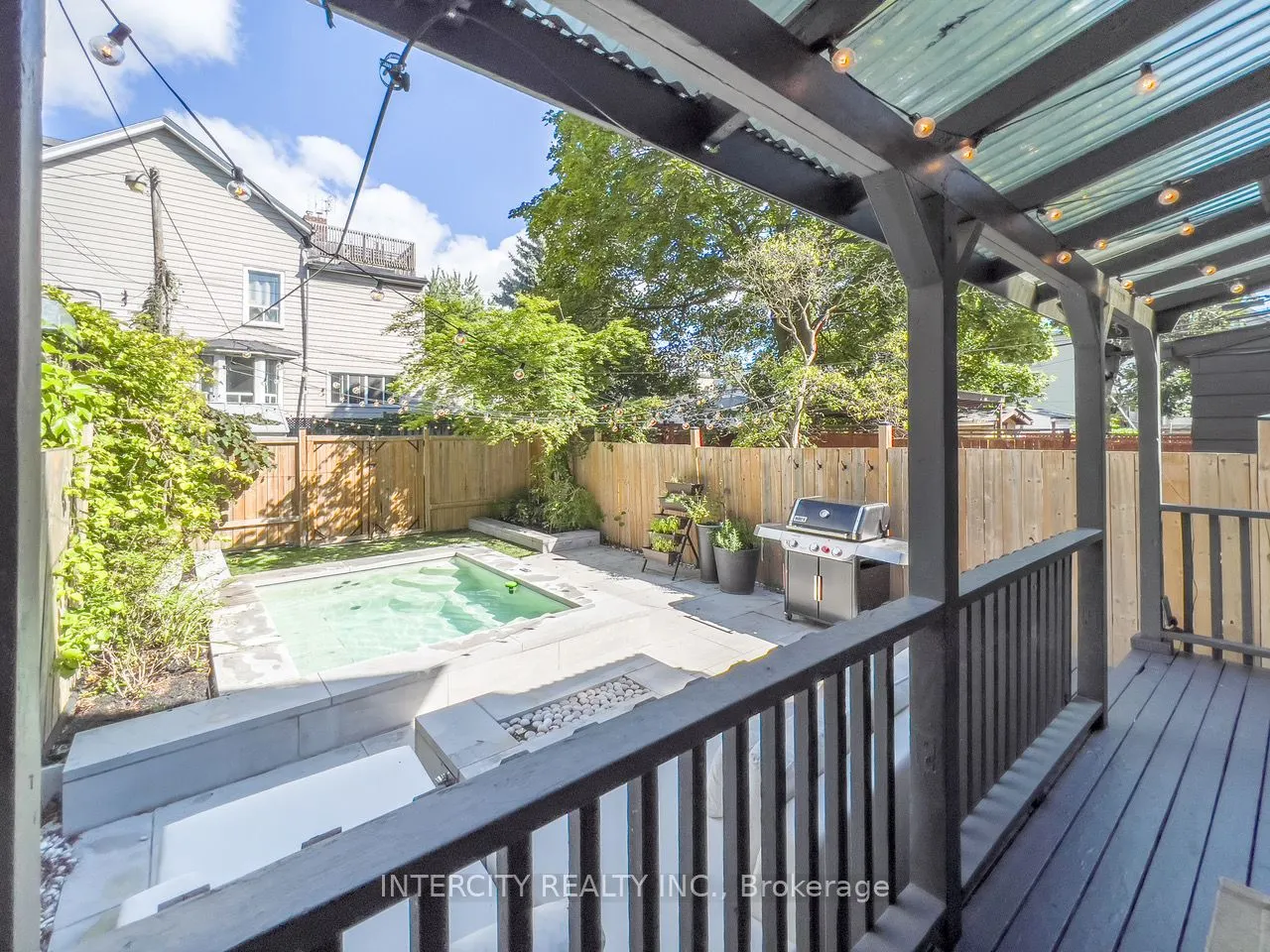 92 Dagmar Avenue